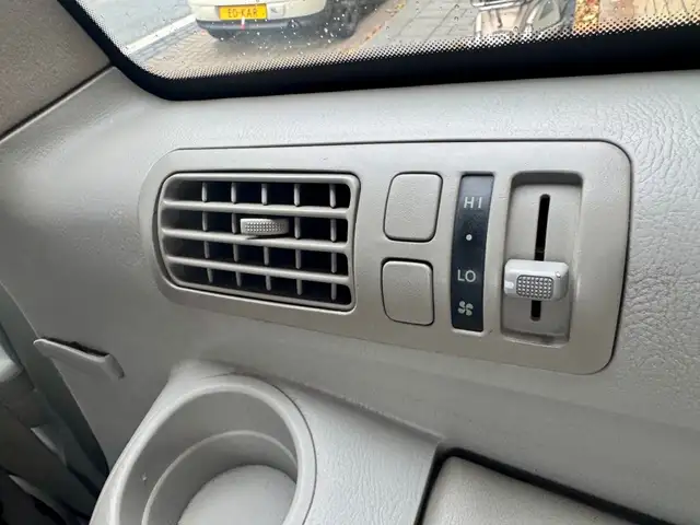 Hyundai Trajet view 23