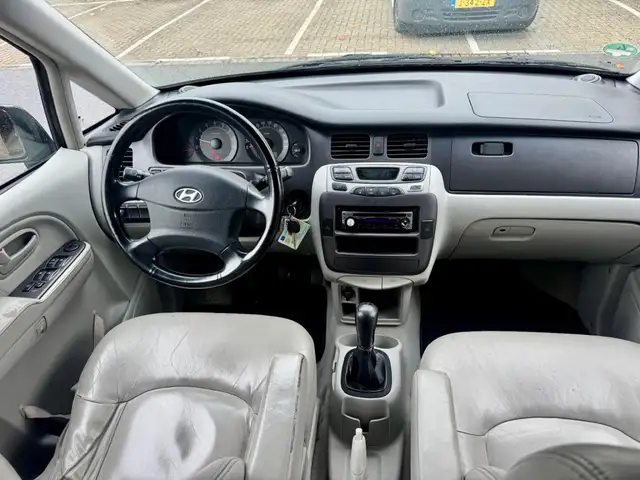 Hyundai Trajet view 17