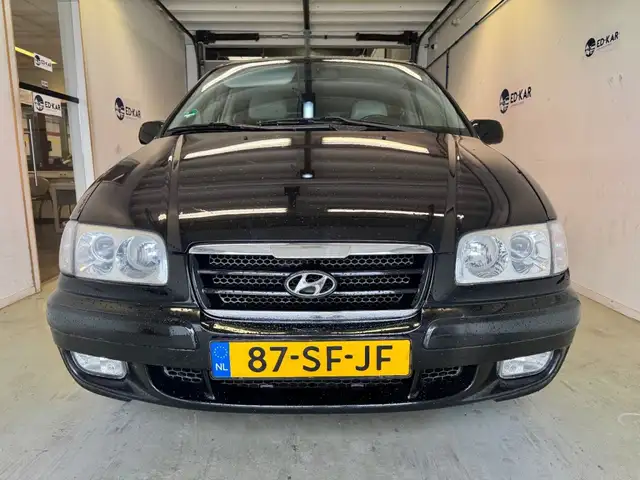 Hyundai Trajet view 5