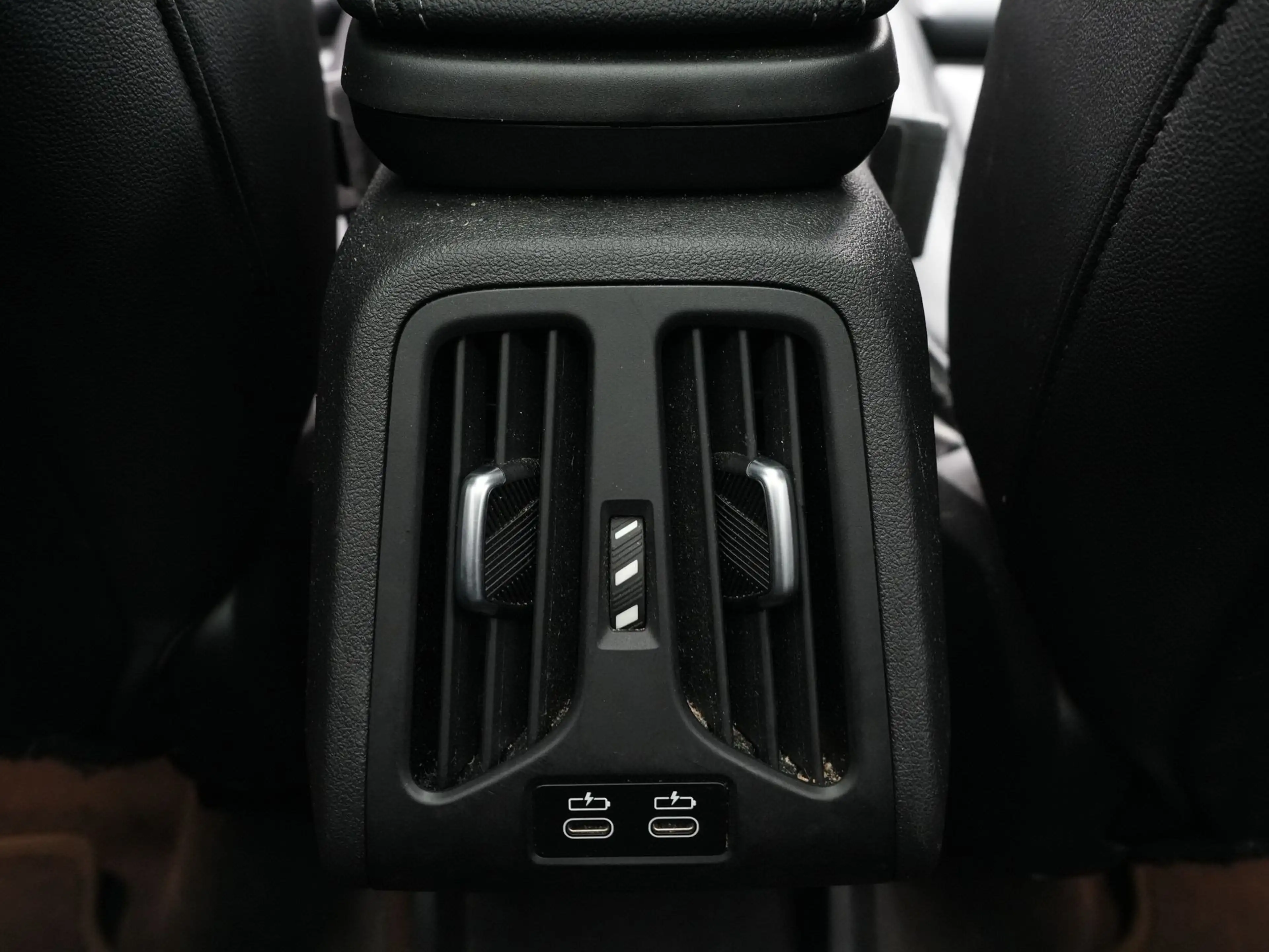 BMW X1 sDrive18i — photo 15