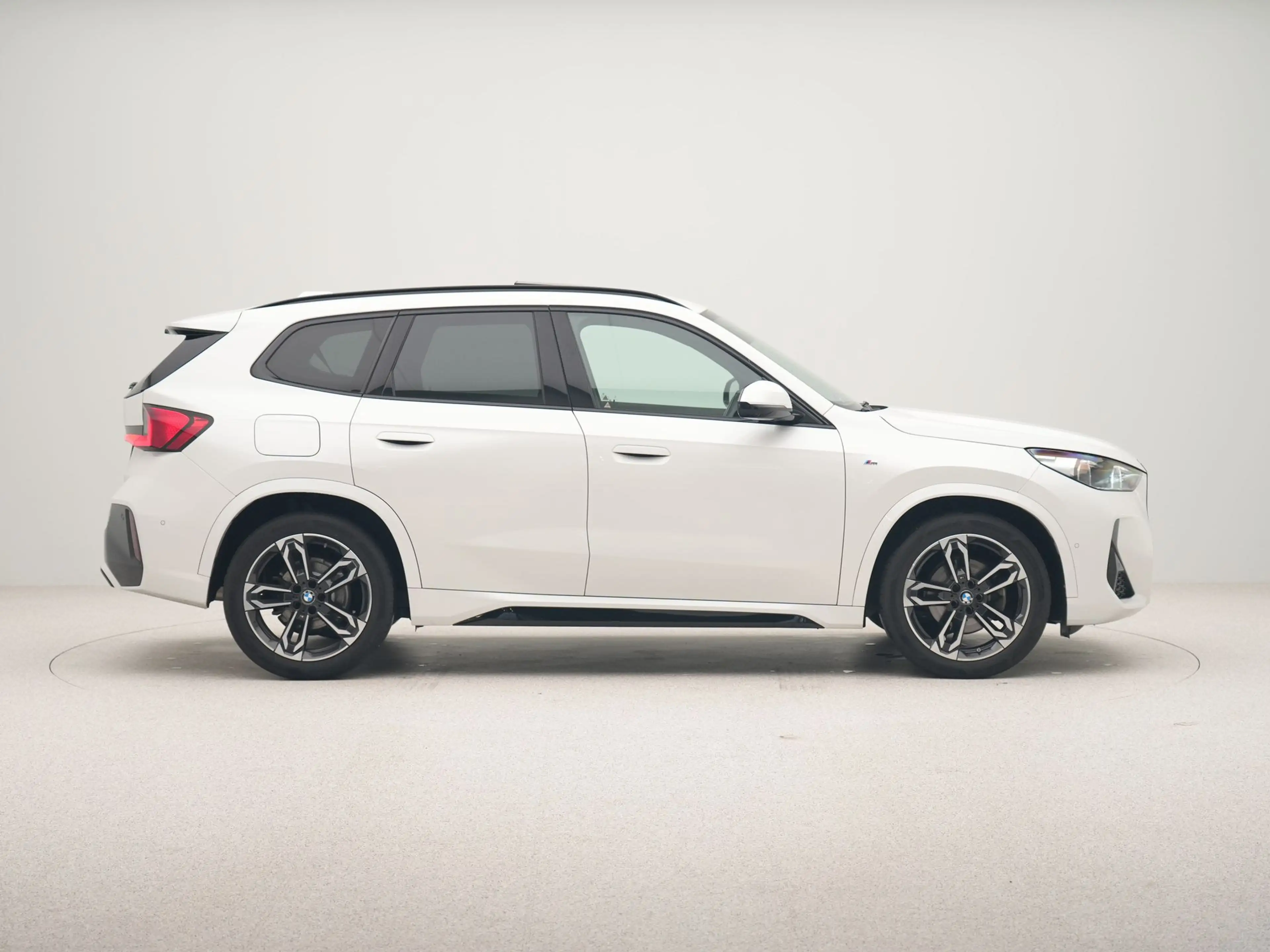 BMW X1 sDrive18i — photo 7