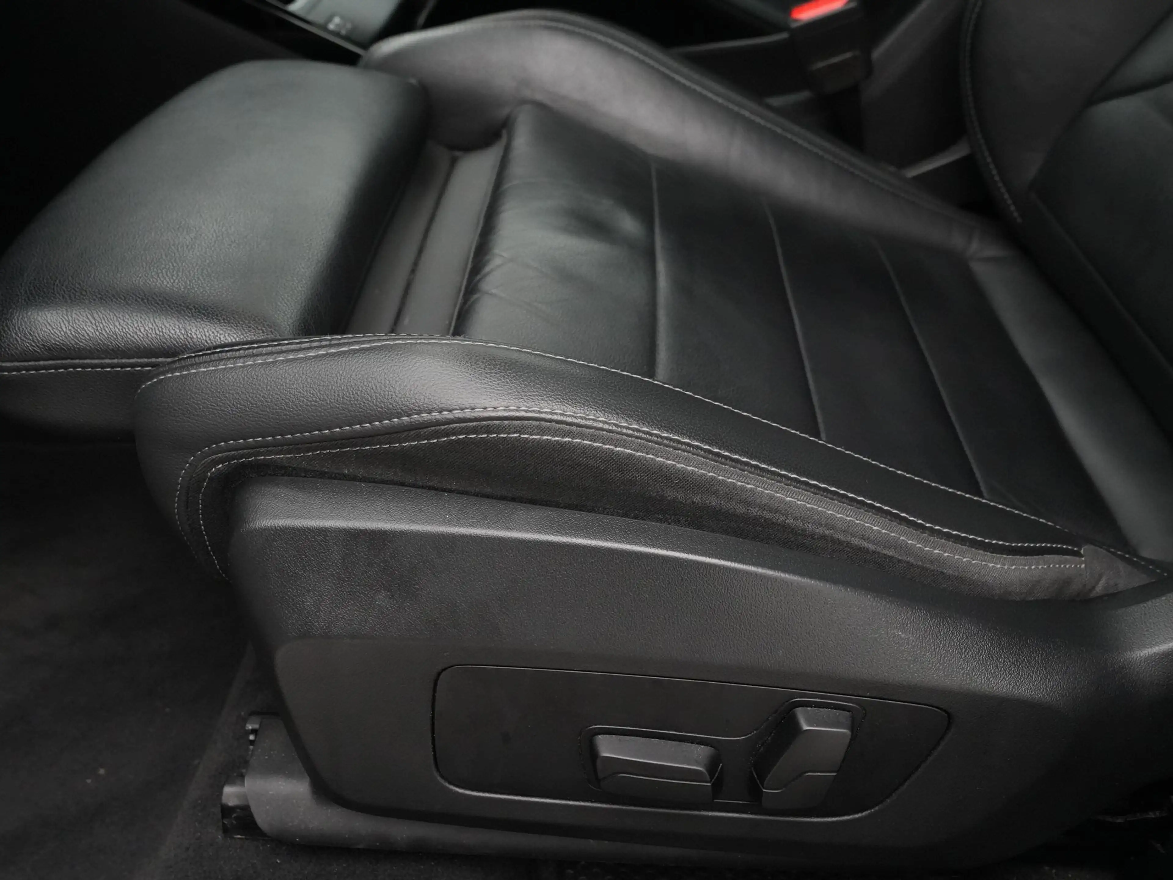 BMW X1 sDrive18i — photo 12