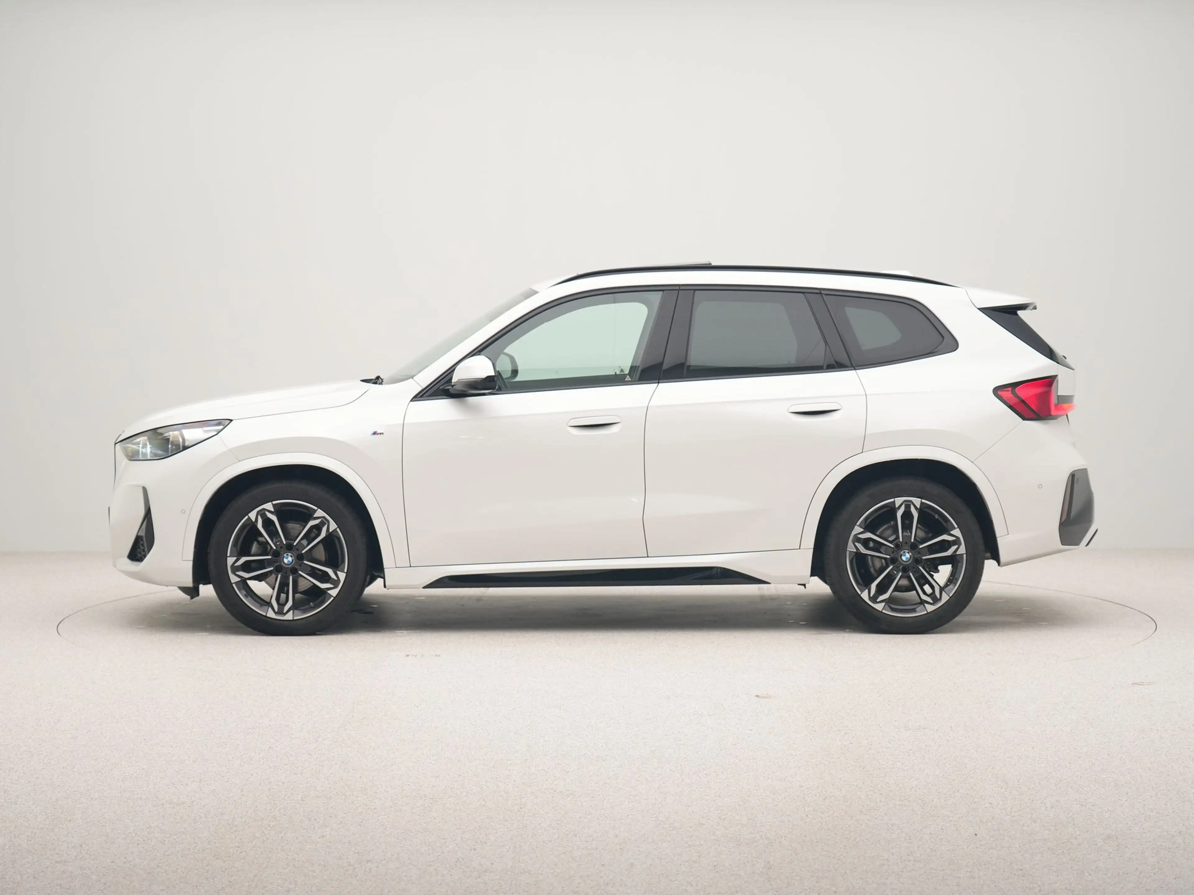 BMW X1 sDrive18i — photo 11