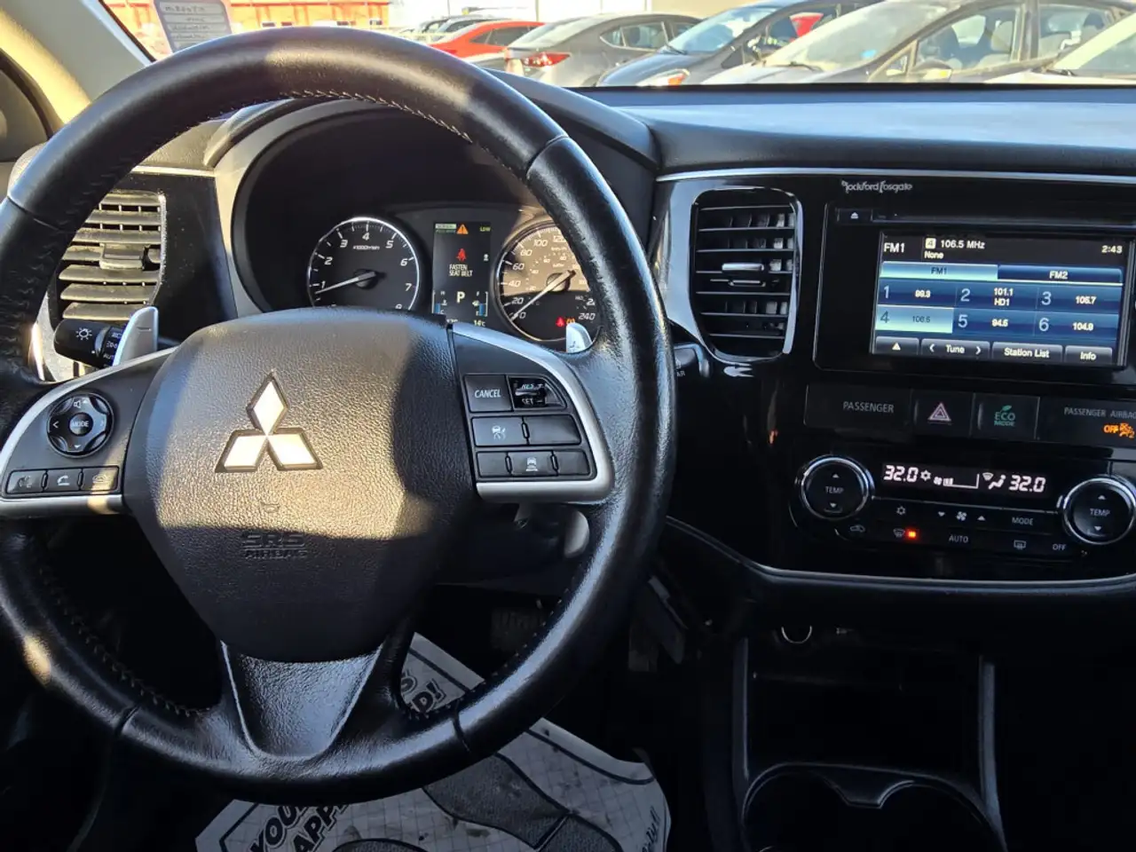 Mitsubishi Outlander снимка Mitsubishi Outlander