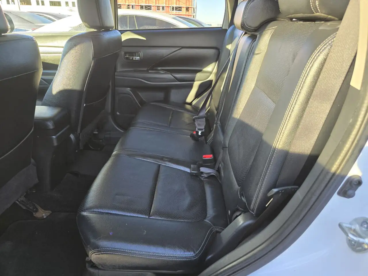 Mitsubishi Outlander снимка Mitsubishi Outlander