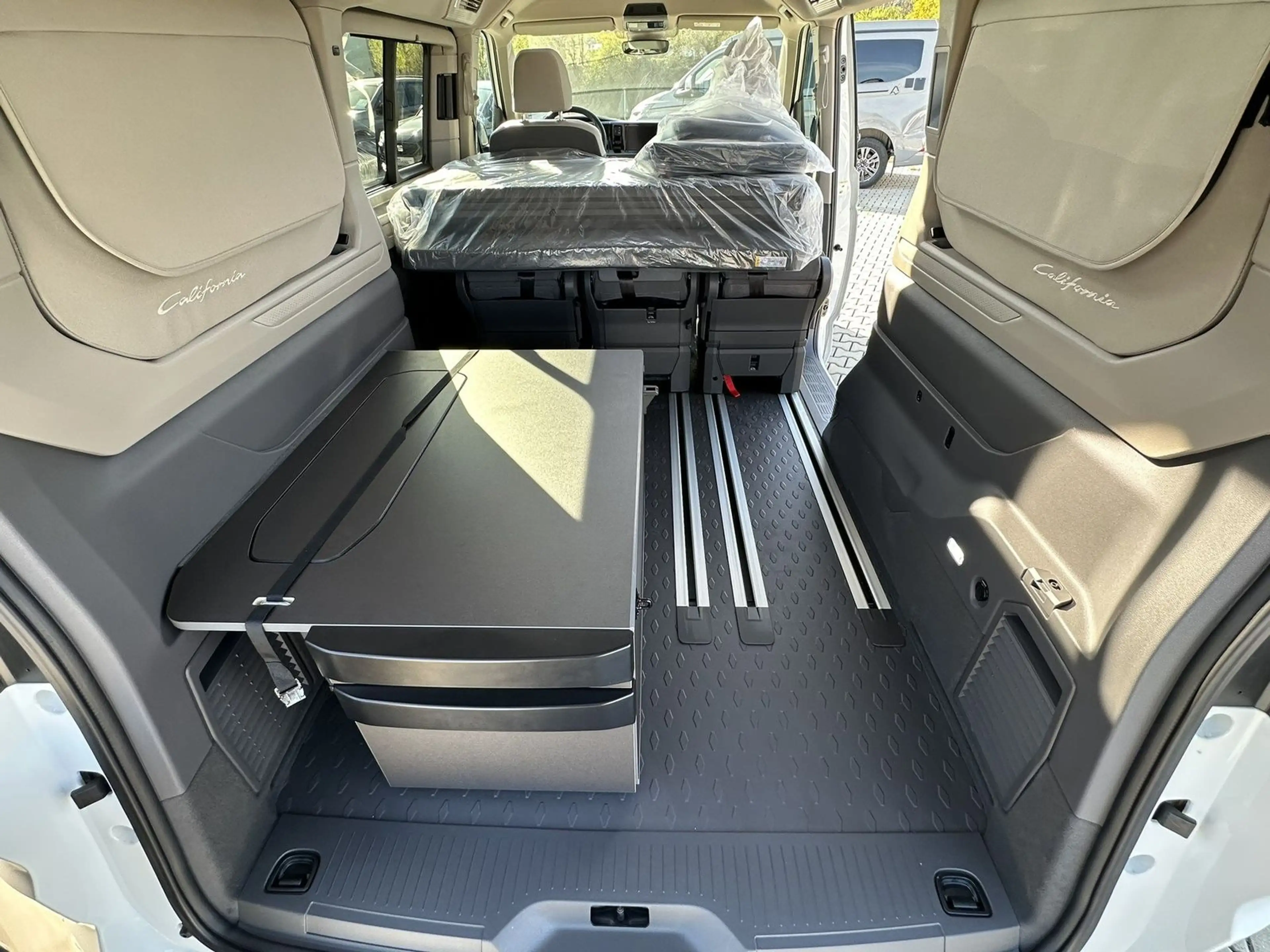 Volkswagen T7 California 2.0 TDI Beach Camper Markise AHK C — photo 15