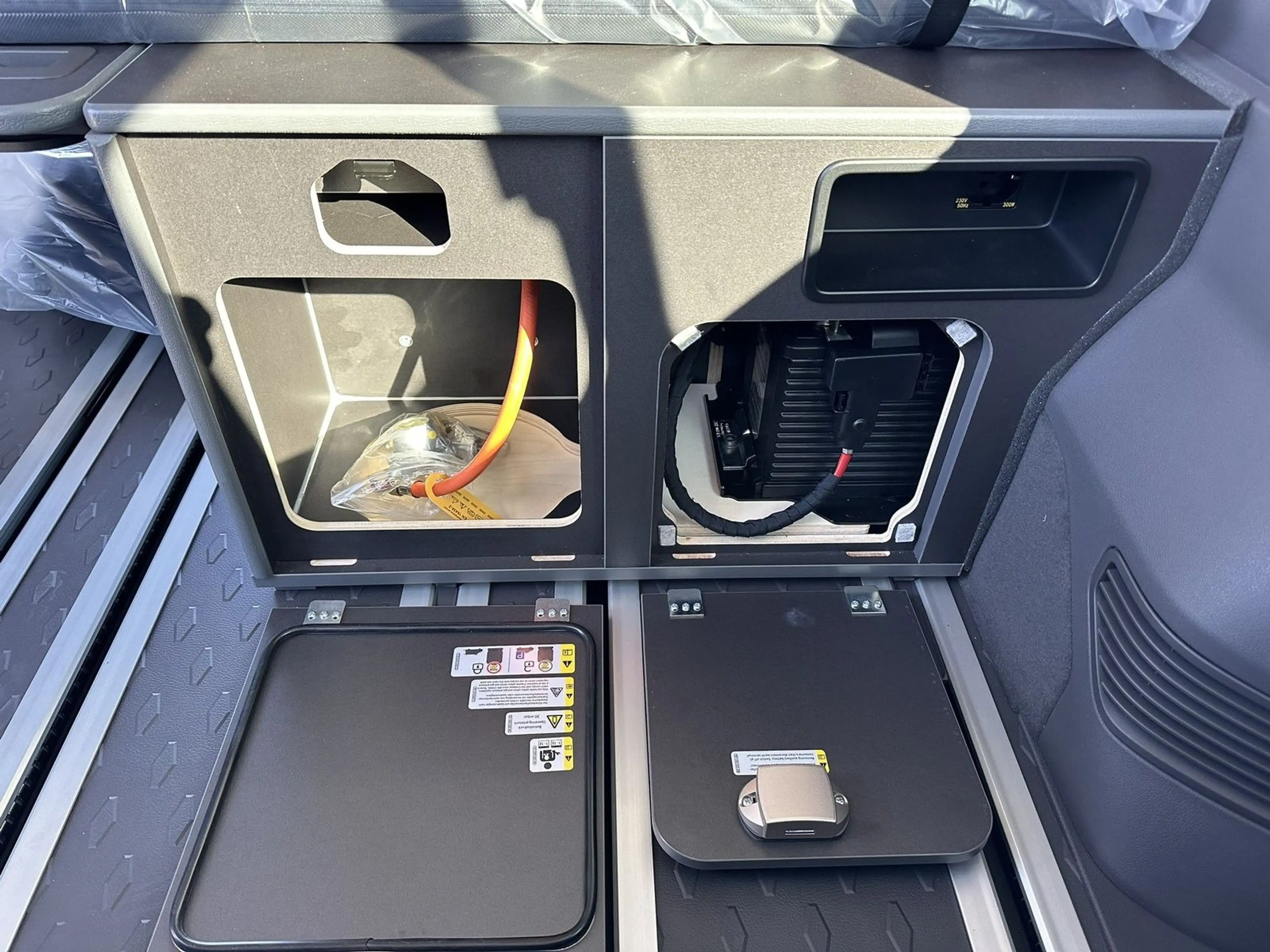 Volkswagen T7 California 2.0 TDI Beach Camper Markise AHK C — photo 11