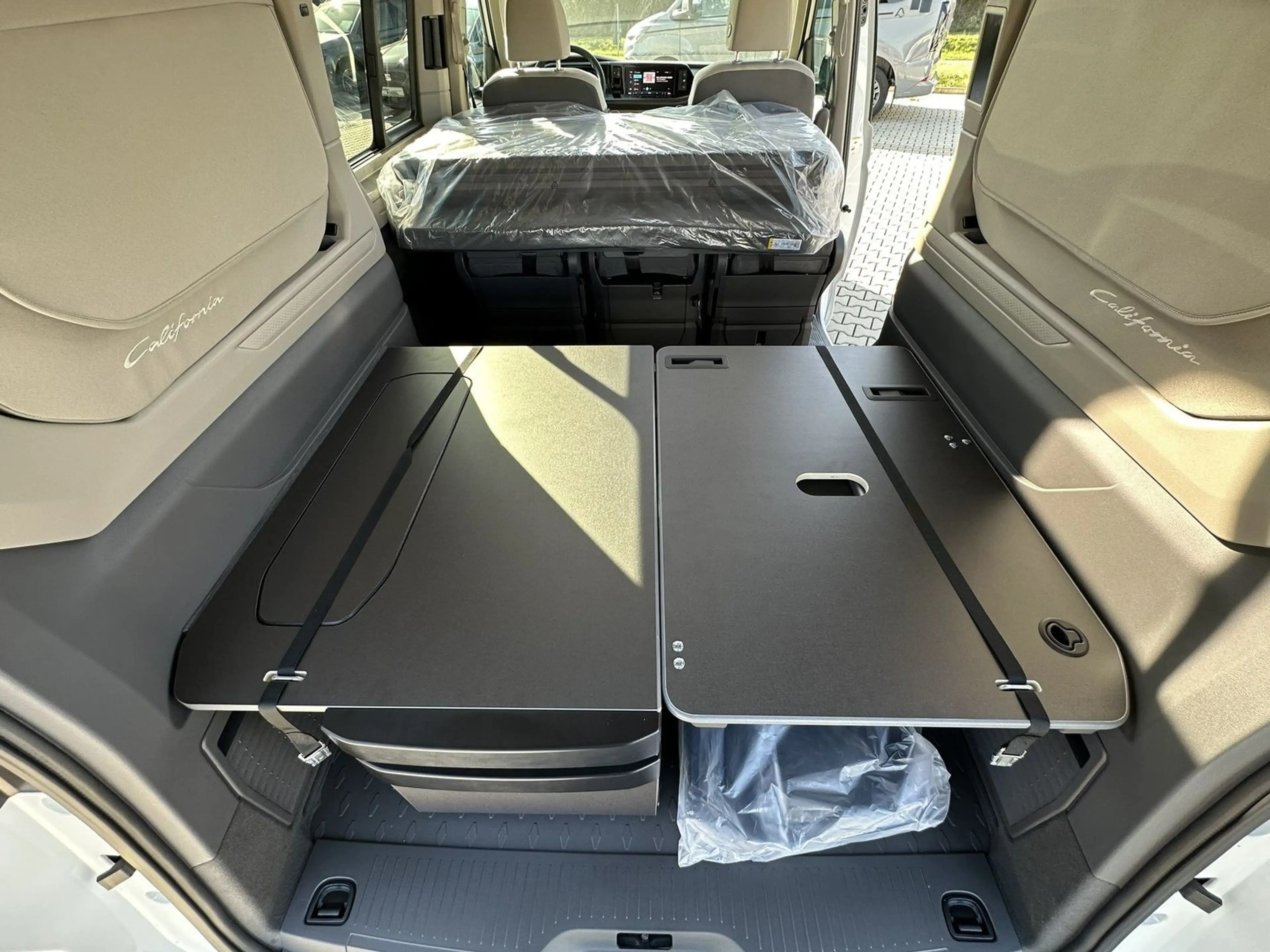 Volkswagen T7 California 2.0 TDI Beach Camper Markise AHK C — photo 13