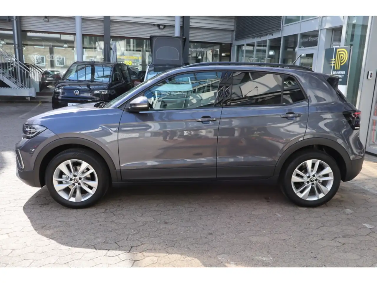 Volkswagen T-Cross TSI 85 kW Life 1.0 DSg AHK PDC RFK IQ-Light Sitzhz 6