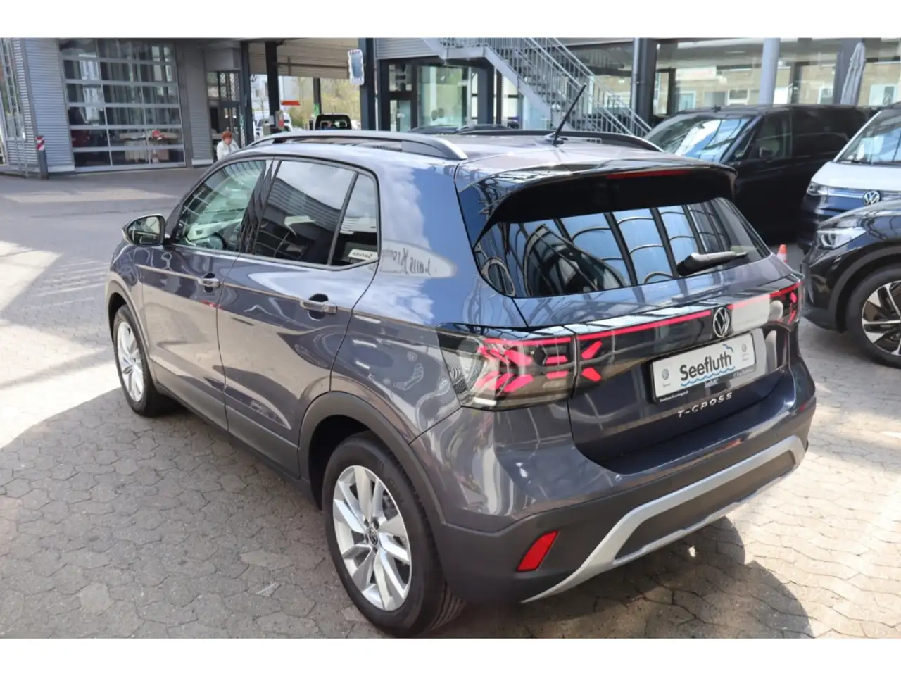 Volkswagen T-Cross TSI 85 kW Life 1.0 DSg AHK PDC RFK IQ-Light Sitzhz 5