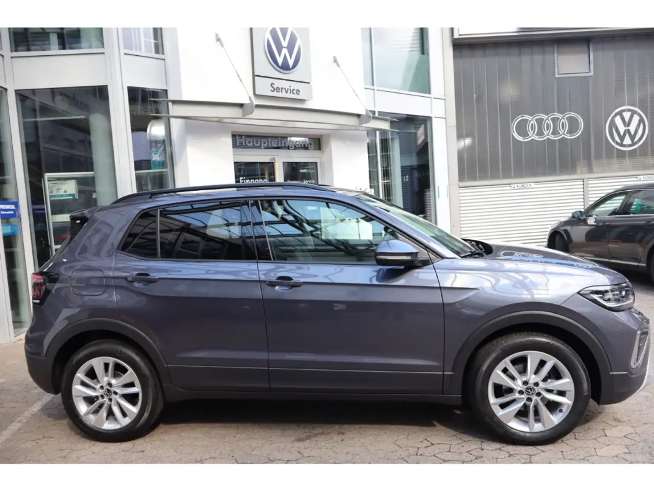 Volkswagen T-Cross TSI 85 kW Life 1.0 DSg AHK PDC RFK IQ-Light Sitzhz 2