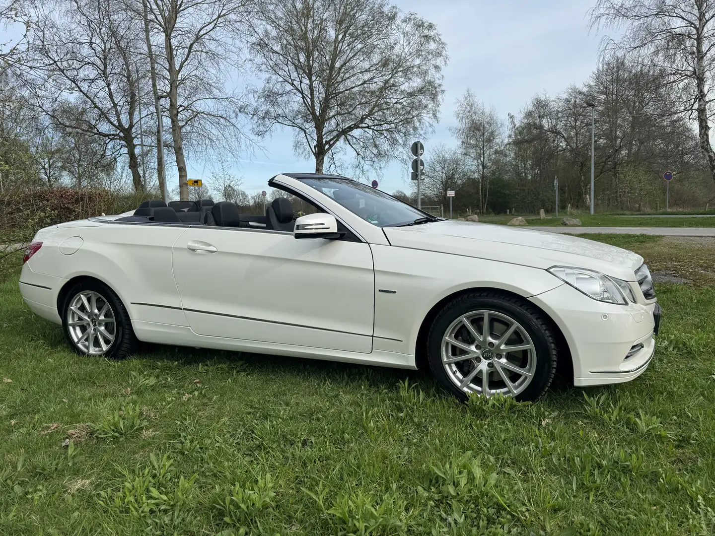 Mercedes-Benz E 350 E350d CABRIO  BlueEFF.  V6/LEDER/COMAND/DIST. Beyaz - 1