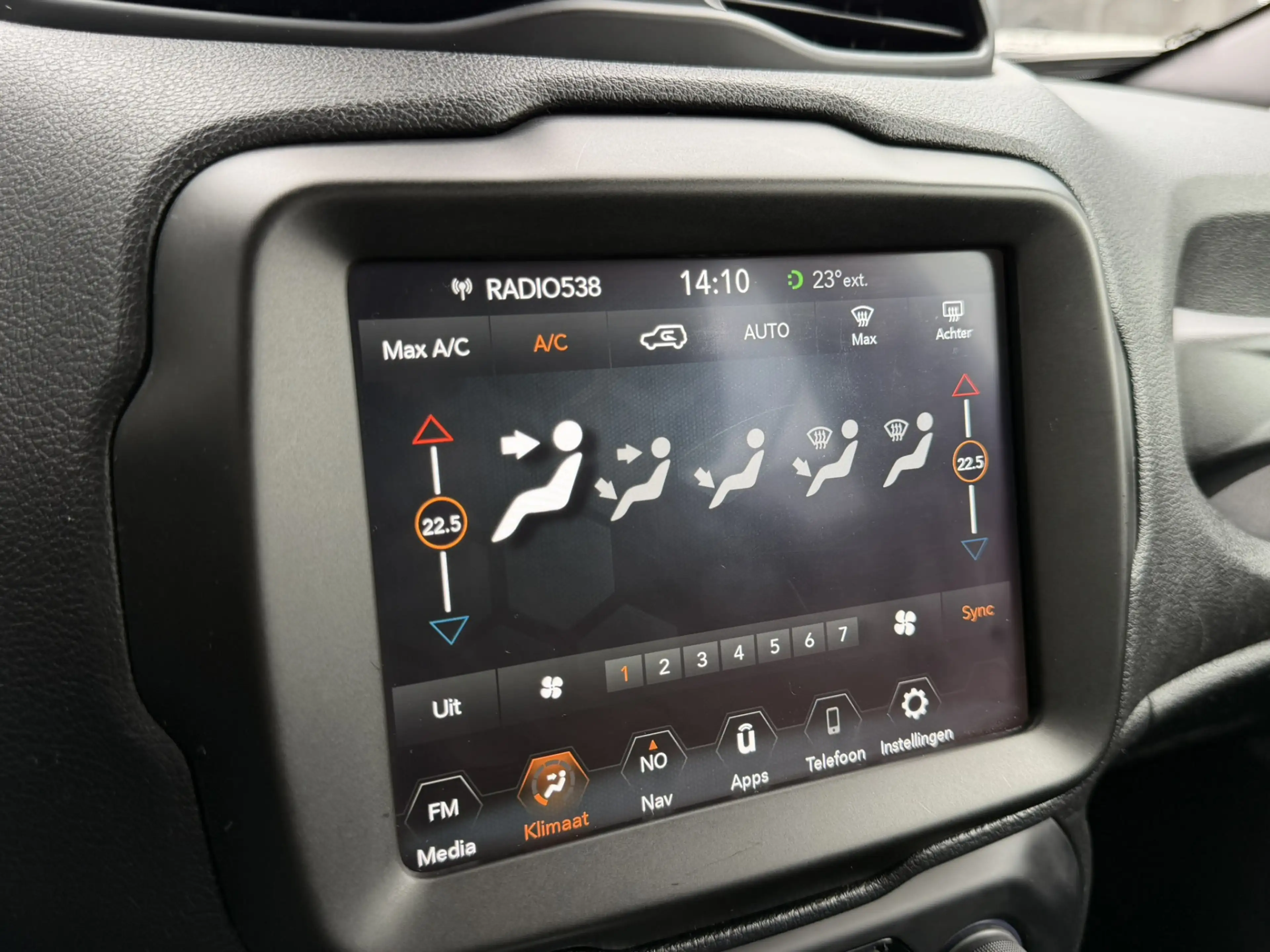 Jeep Renegade 1.3T-e Limited Automaat Clima Navi CarPlay Keyless — photo 12