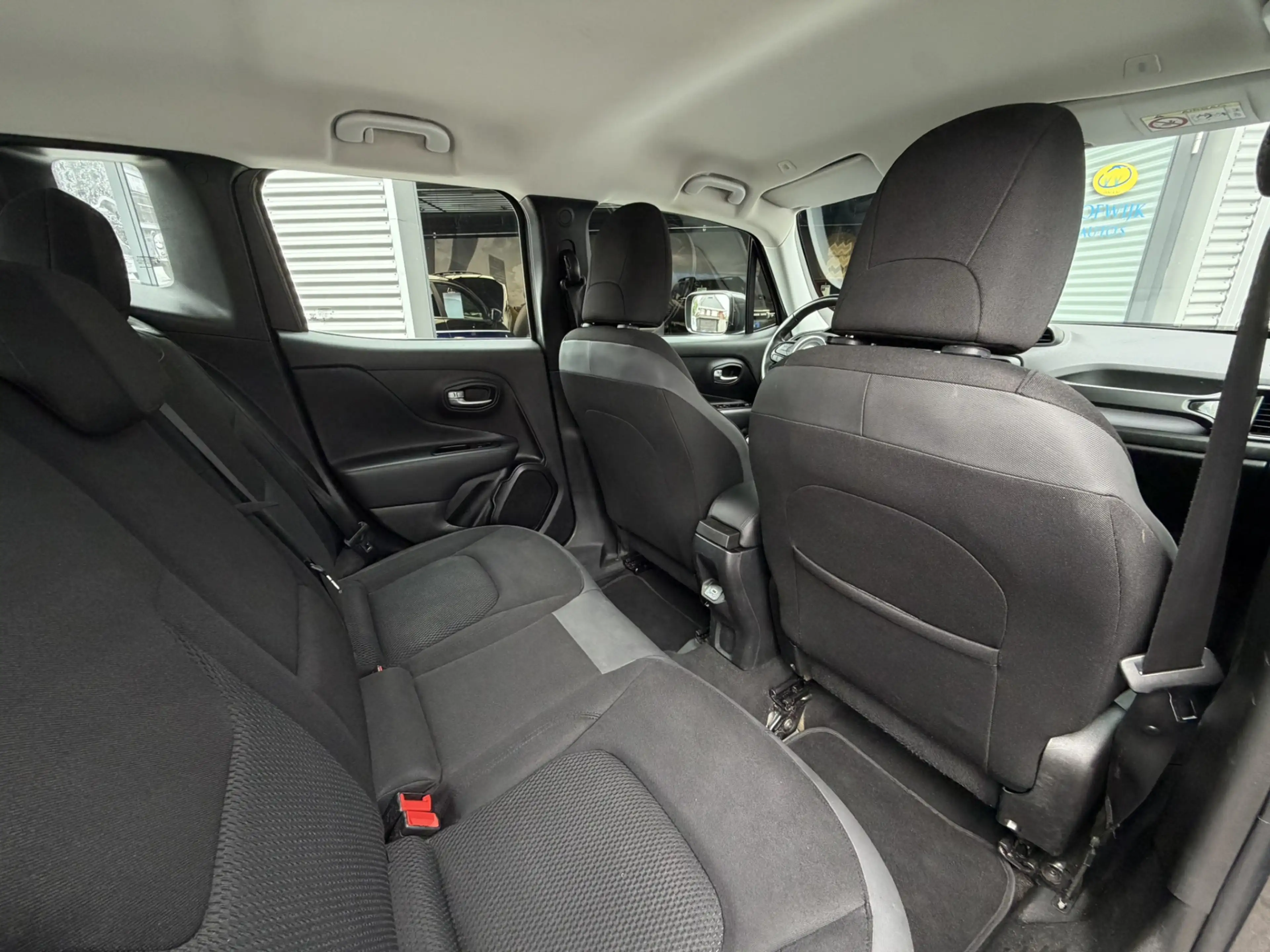 Jeep Renegade 1.3T-e Limited Automaat Clima Navi CarPlay Keyless — photo 18