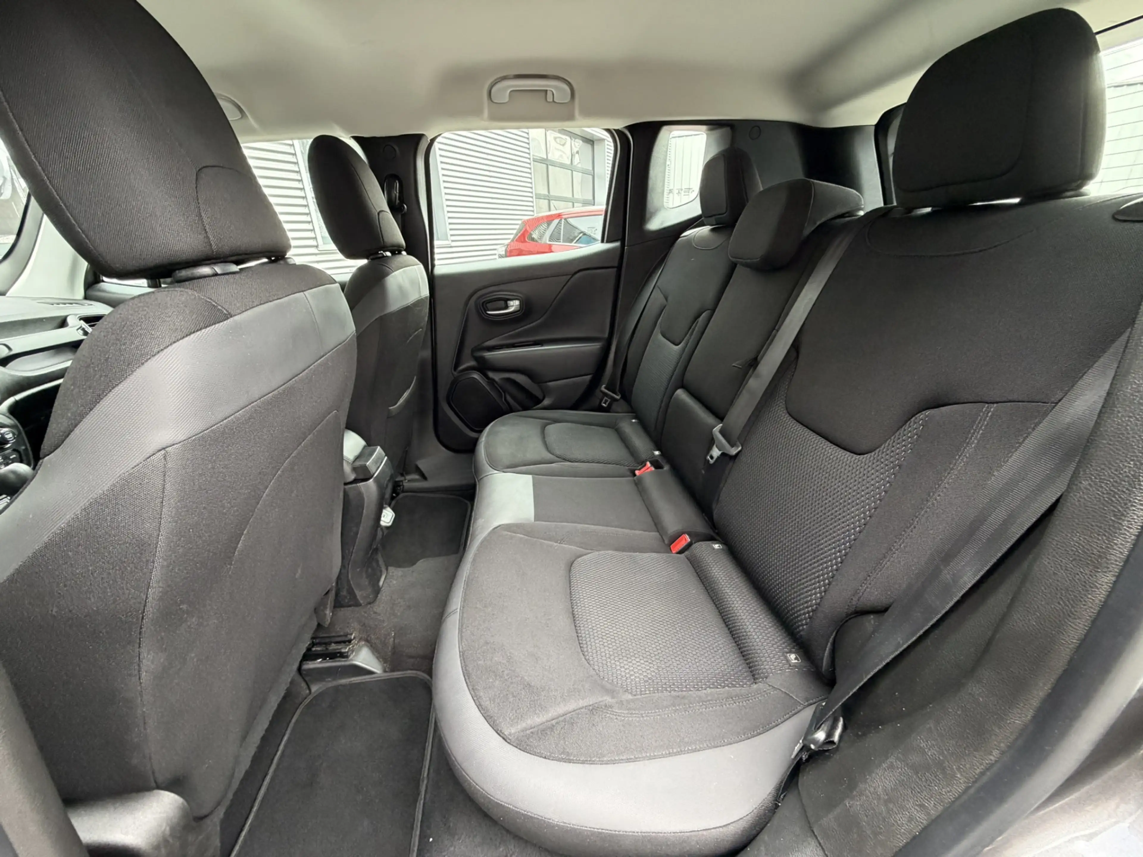 Jeep Renegade 1.3T-e Limited Automaat Clima Navi CarPlay Keyless — photo 15
