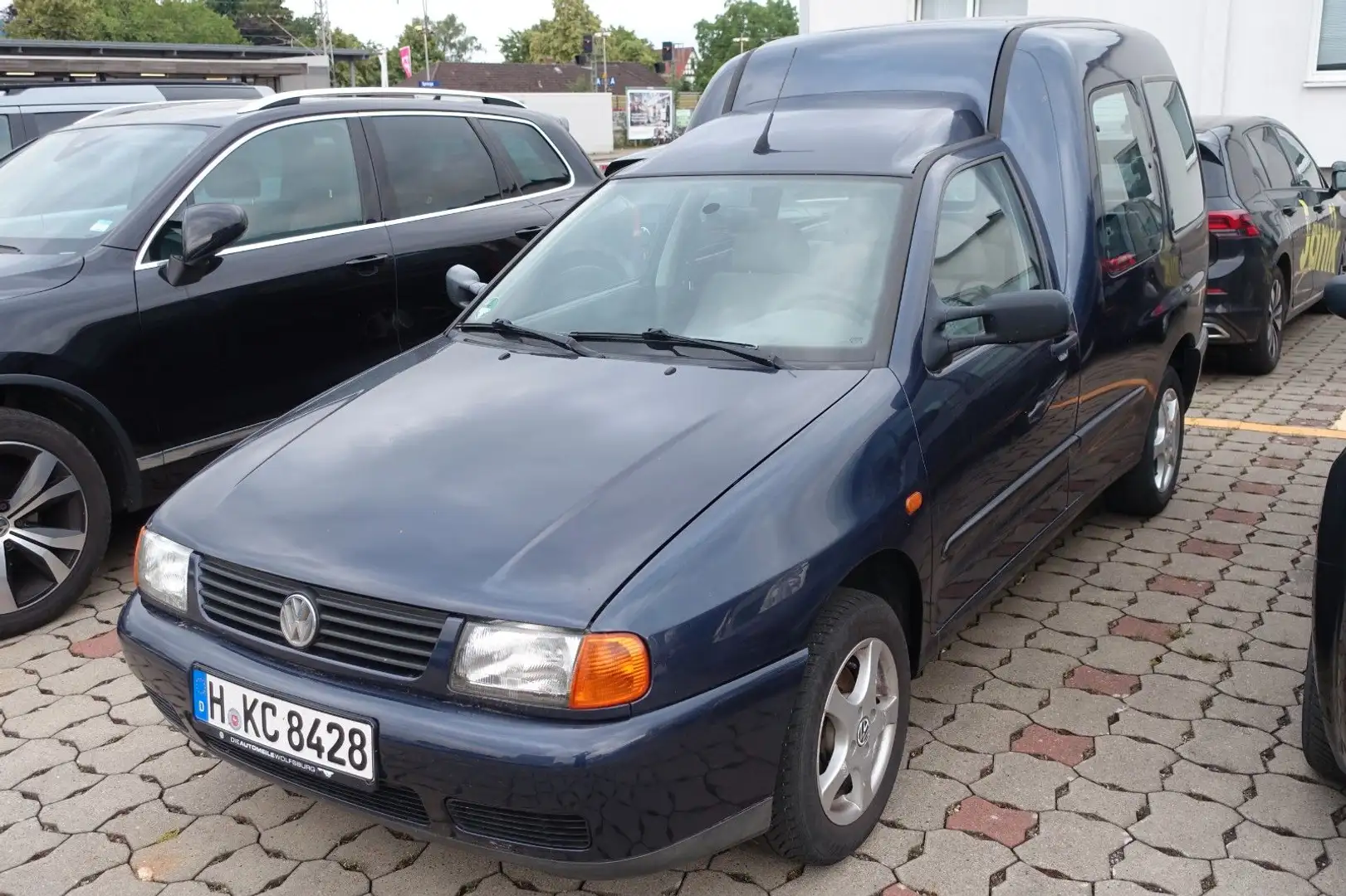 Volkswagen Caddy 1.6*5-SITZE*AHK*ALUFELGEN*SERVO*TÜV 5/2026 Blau - 2