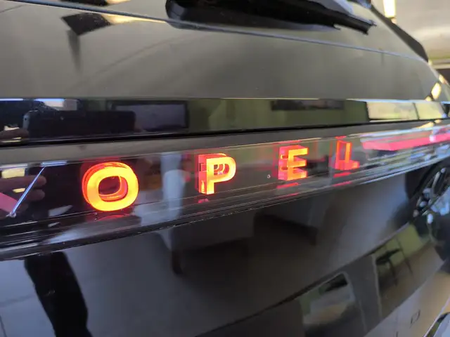 Opel Grandland view 10