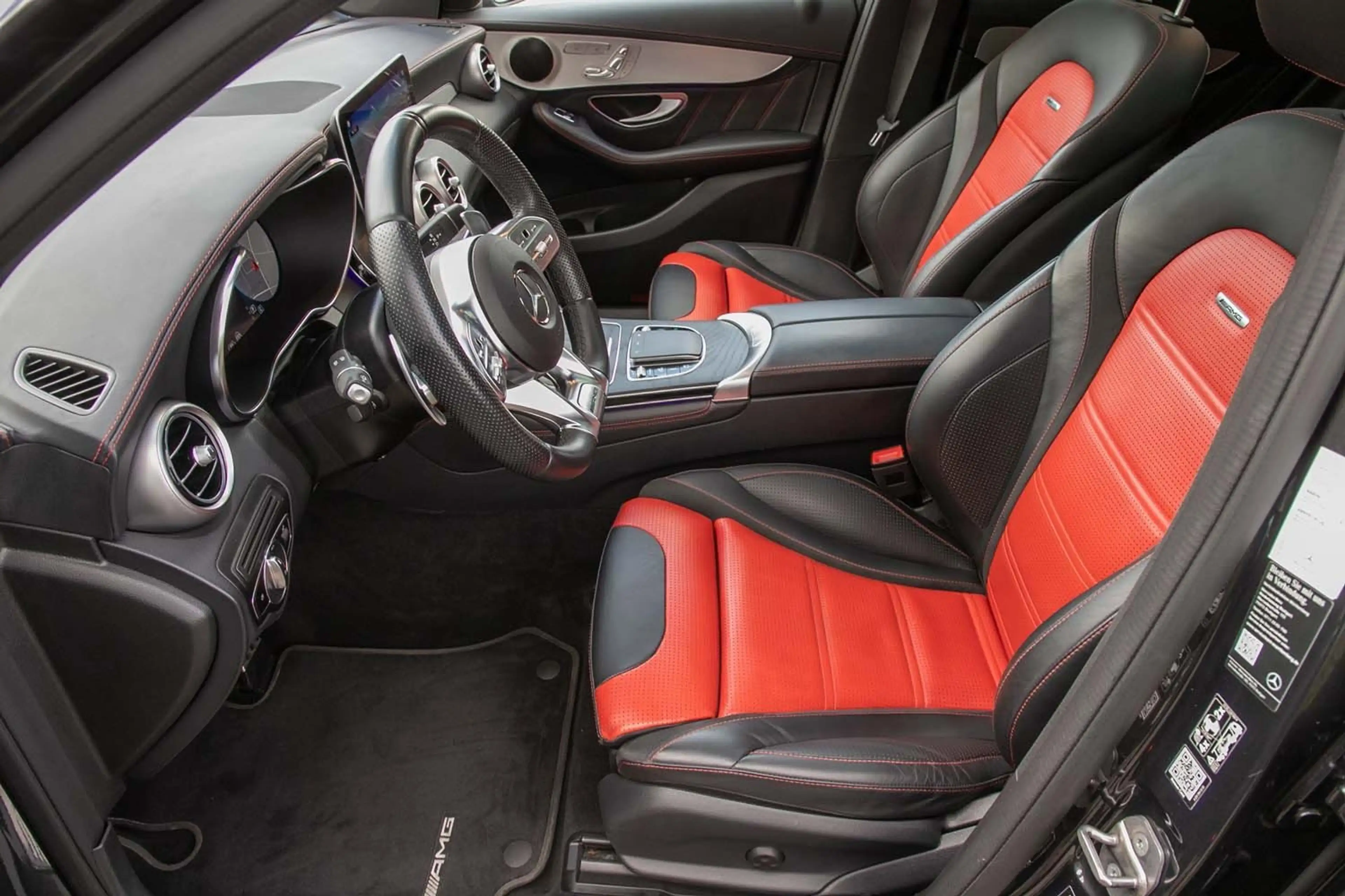 Mercedes-Benz GLC 63 AMG 4 Matic Pano RfKamera Navi — photo 9