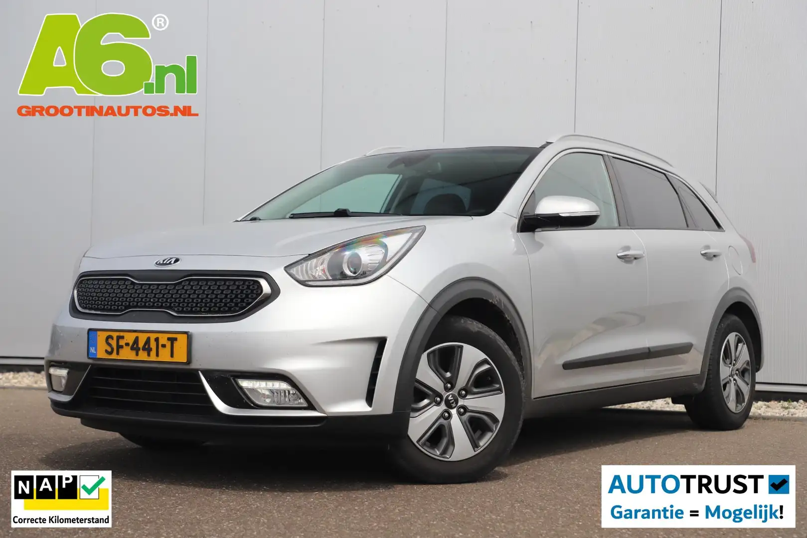 Kia Niro 1.6 GDi Hybrid DynamicLine 140PK Automaat Half Led Grijs - 1