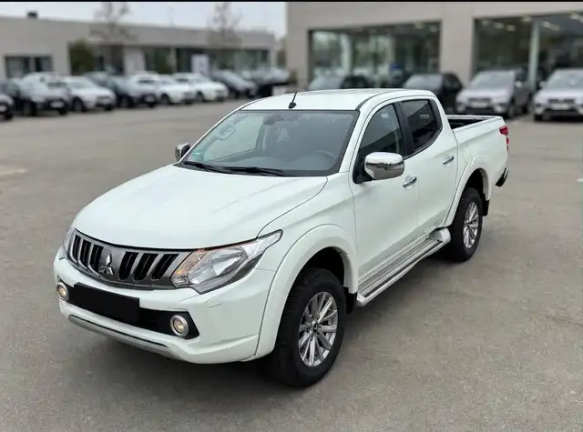Mitsubishi L200 d.cab 2.4d Intense 4wd 181cv auto N1 my17