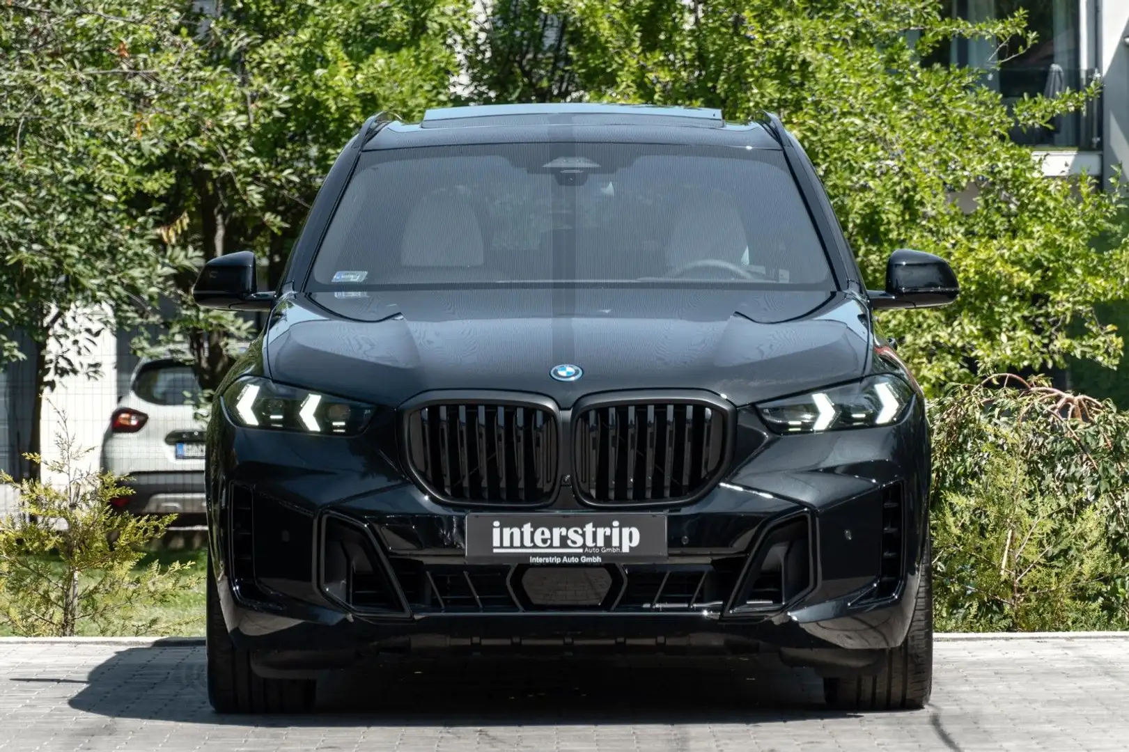 BMW X5 50e M SPORT.DR.ASS.LUFT.PANO.360°.H/K.AHK.22" Schwarz - 2