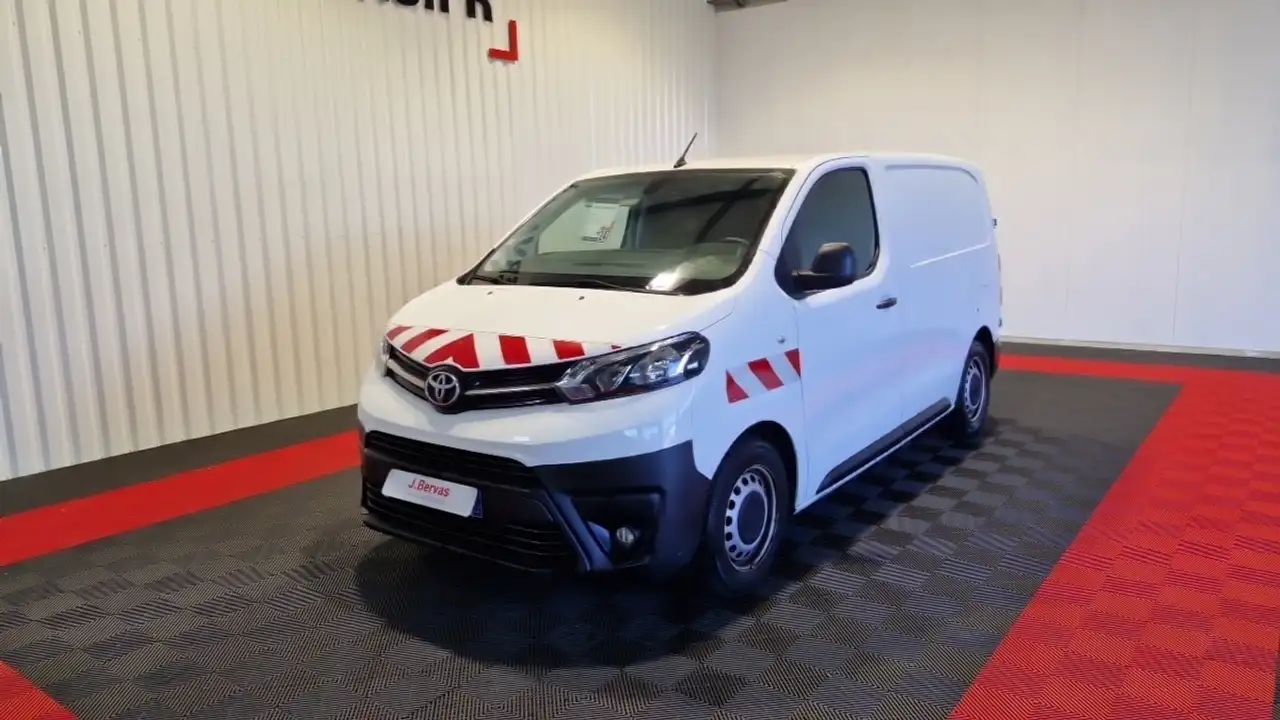 Toyota Proace COMPACT 1.5L 120 D-4D BVM6 DYNAMIC — photo 1 of 21