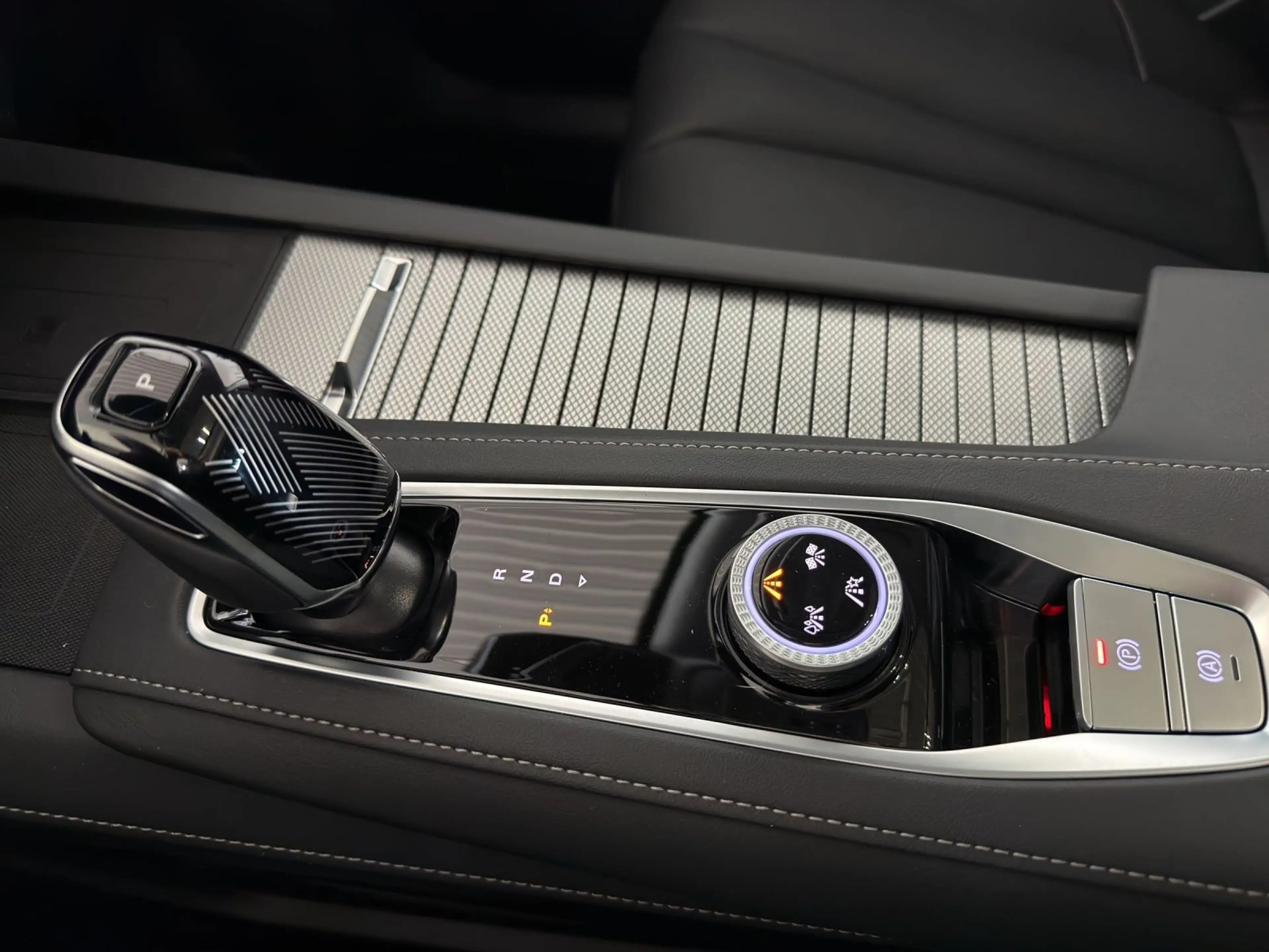 MG MGS9 PHEV PREMIUM 360° Panodach AHK optional 20 — photo 11