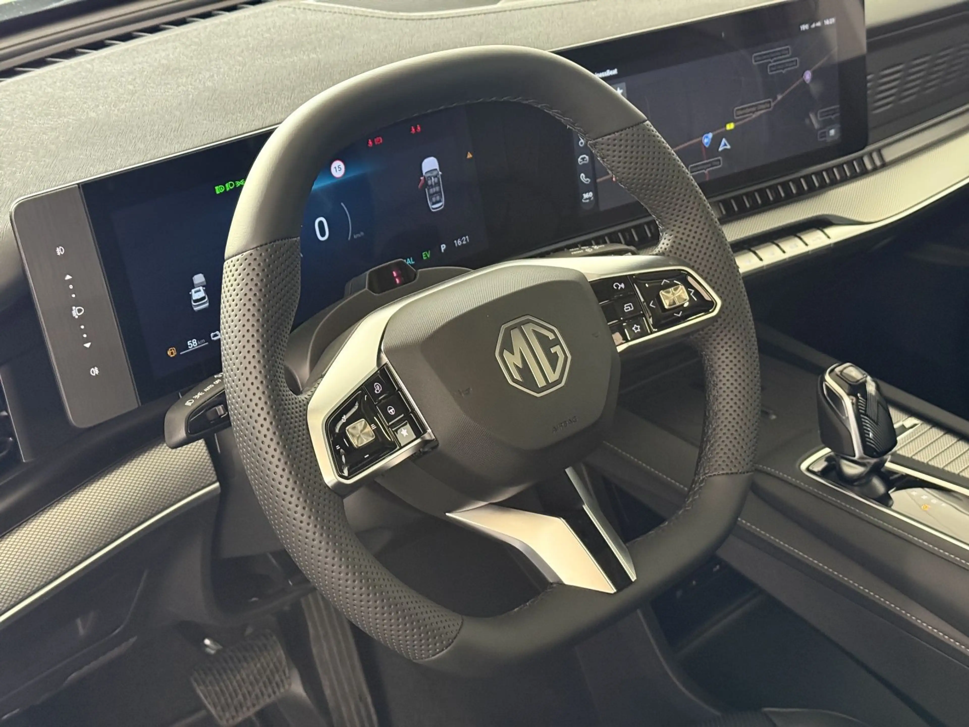 MG MGS9 PHEV PREMIUM 360° Panodach AHK optional 20 — photo 9