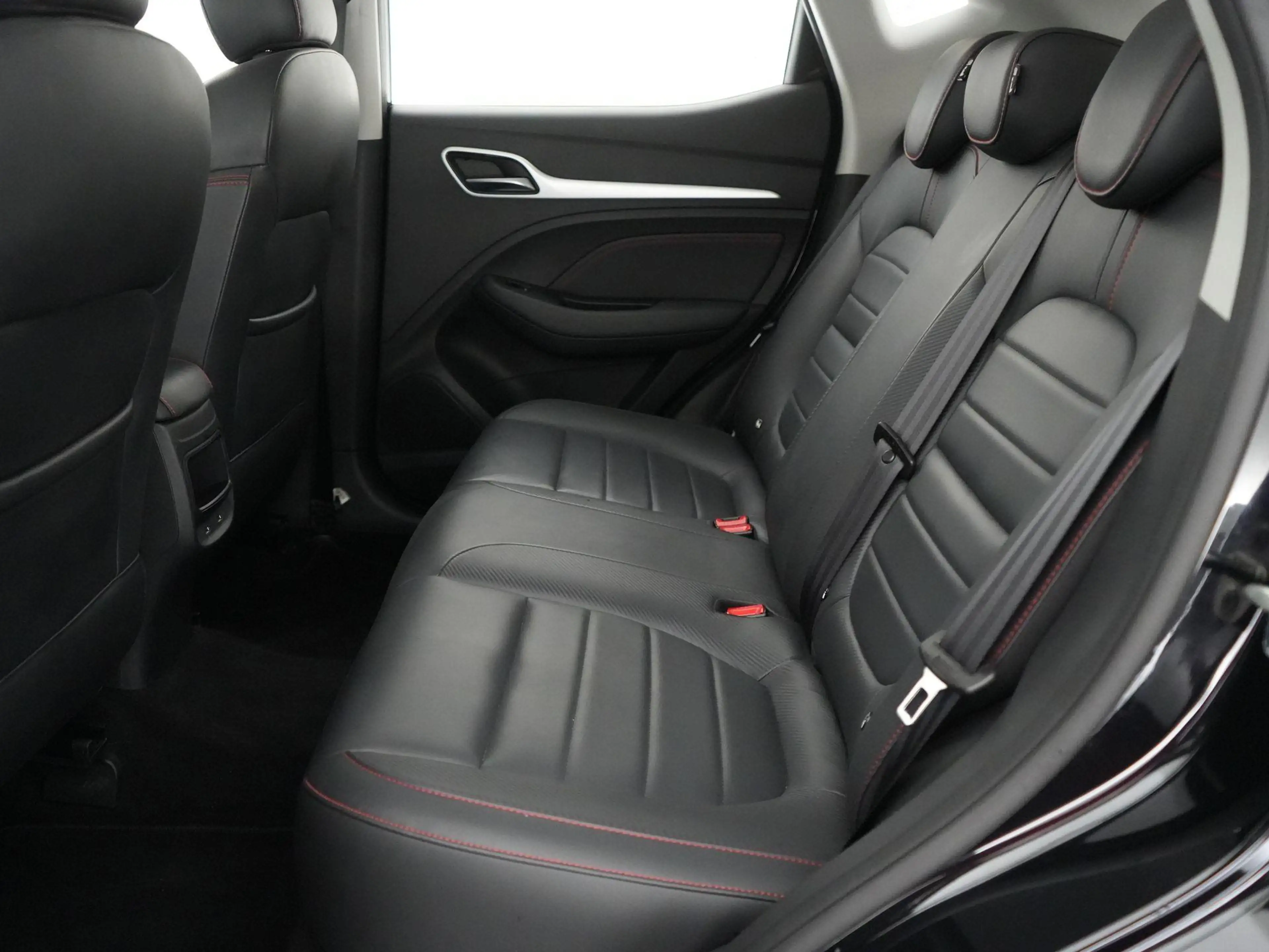 MG ZS 1.0 T-GDi AT LUXURY — photo 15
