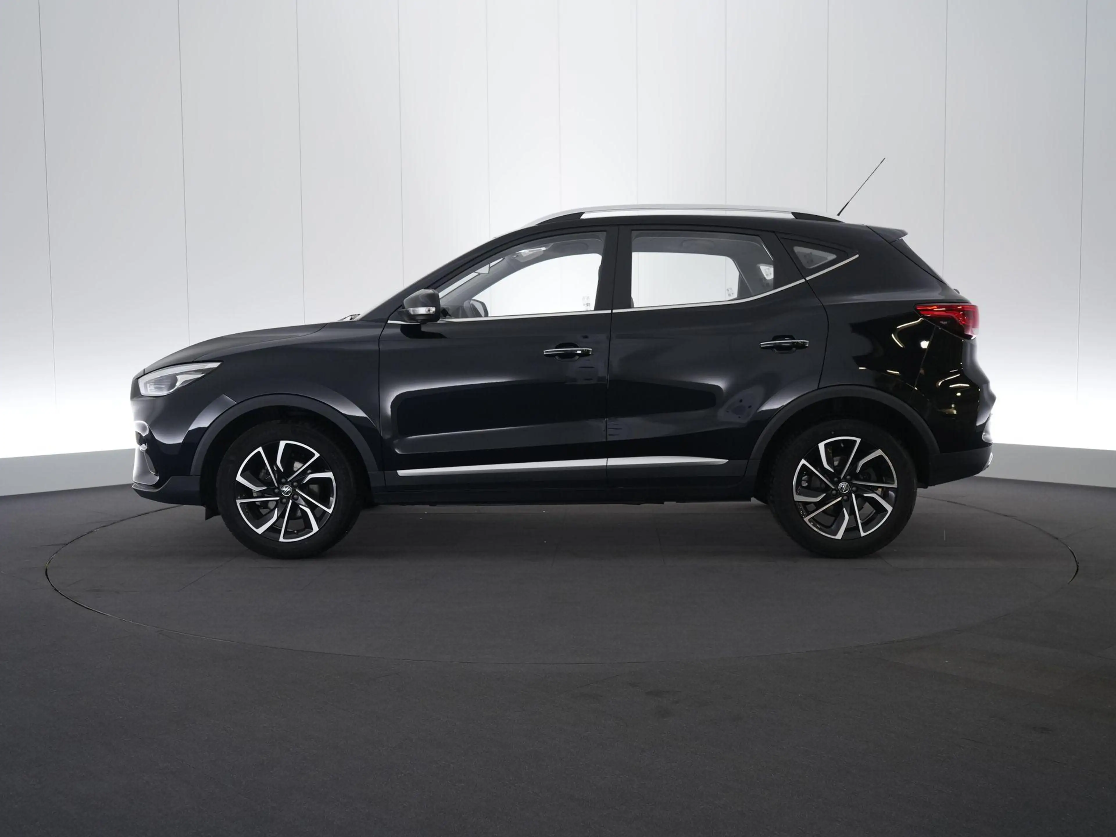 MG ZS 1.0 T-GDi AT LUXURY — photo 4
