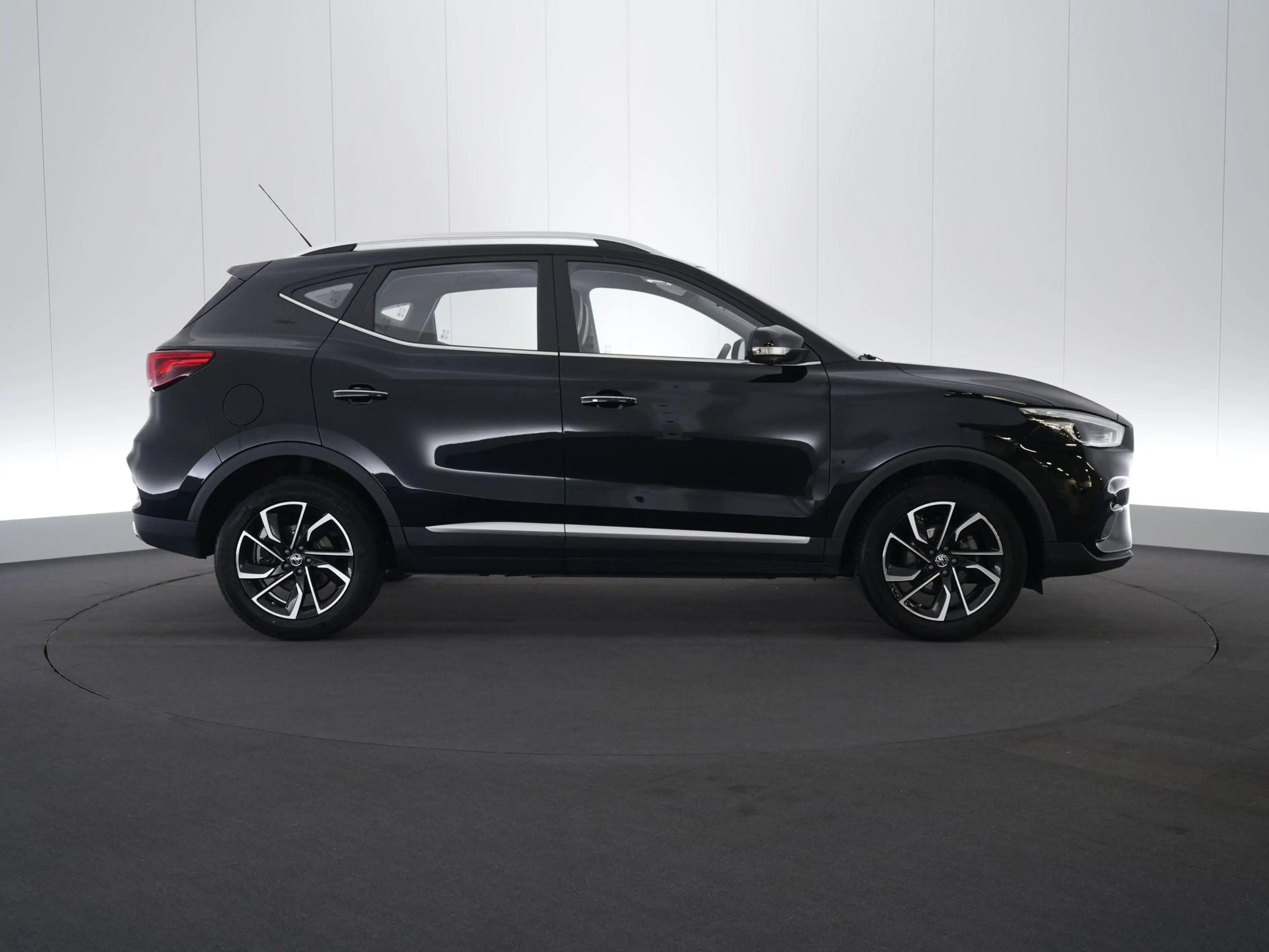 MG ZS 1.0 T-GDi AT LUXURY — photo 6