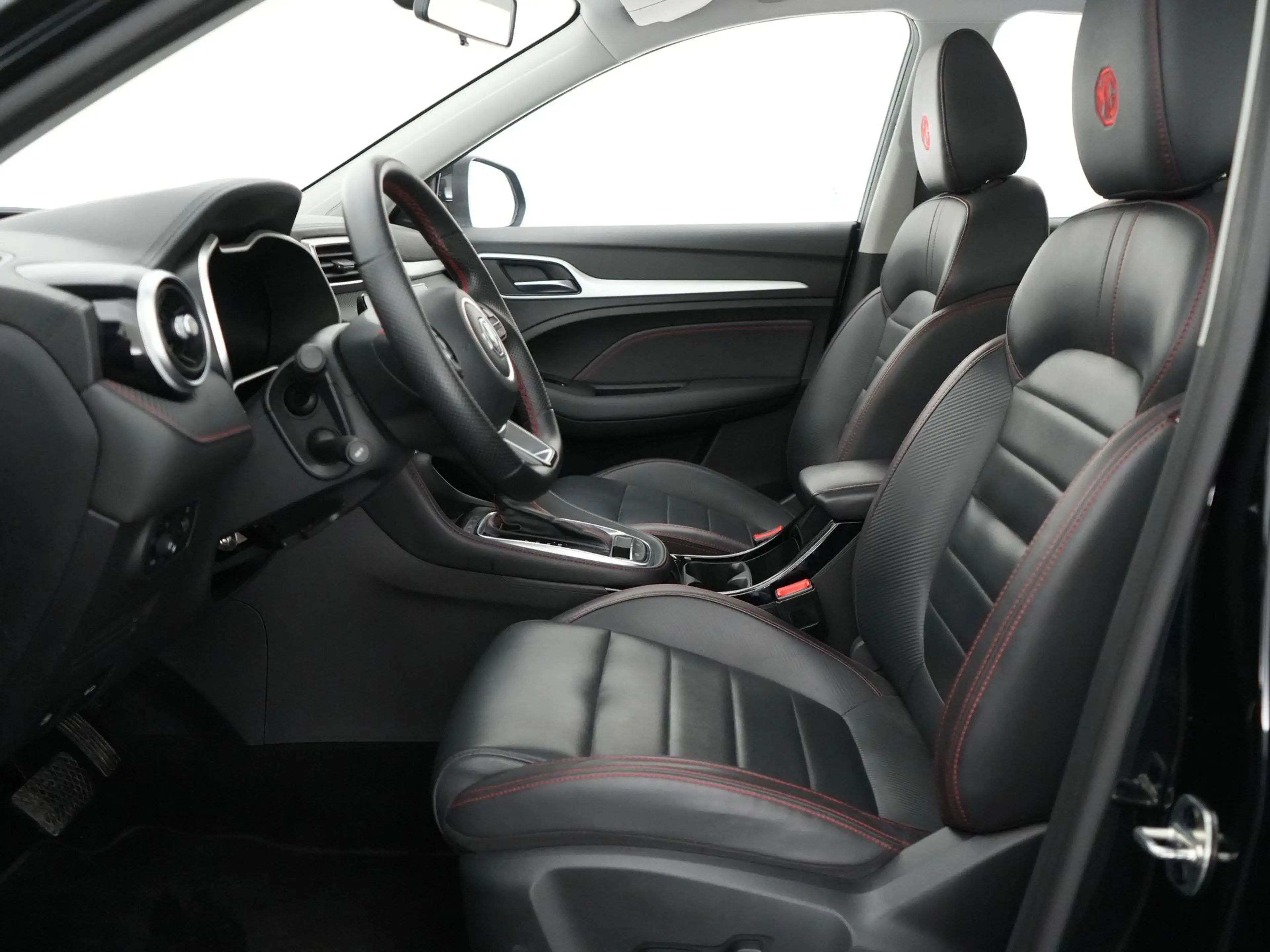 MG ZS 1.0 T-GDi AT LUXURY — photo 11