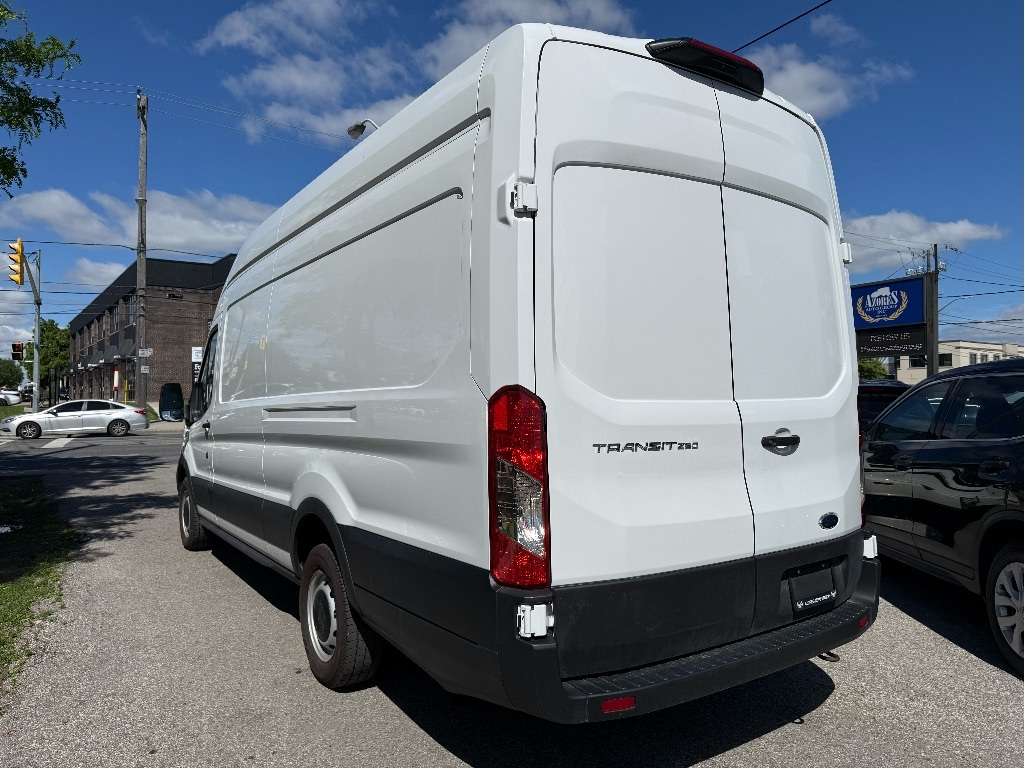 2022 Ford Transit Cargo Van