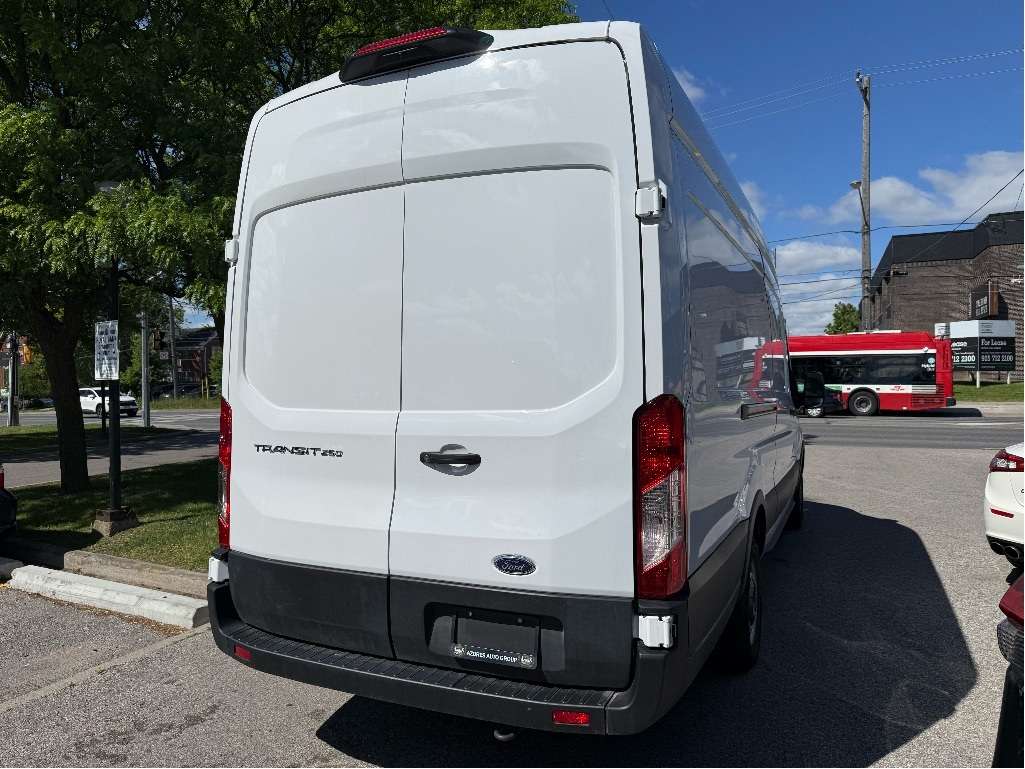 2022 Ford Transit Cargo Van