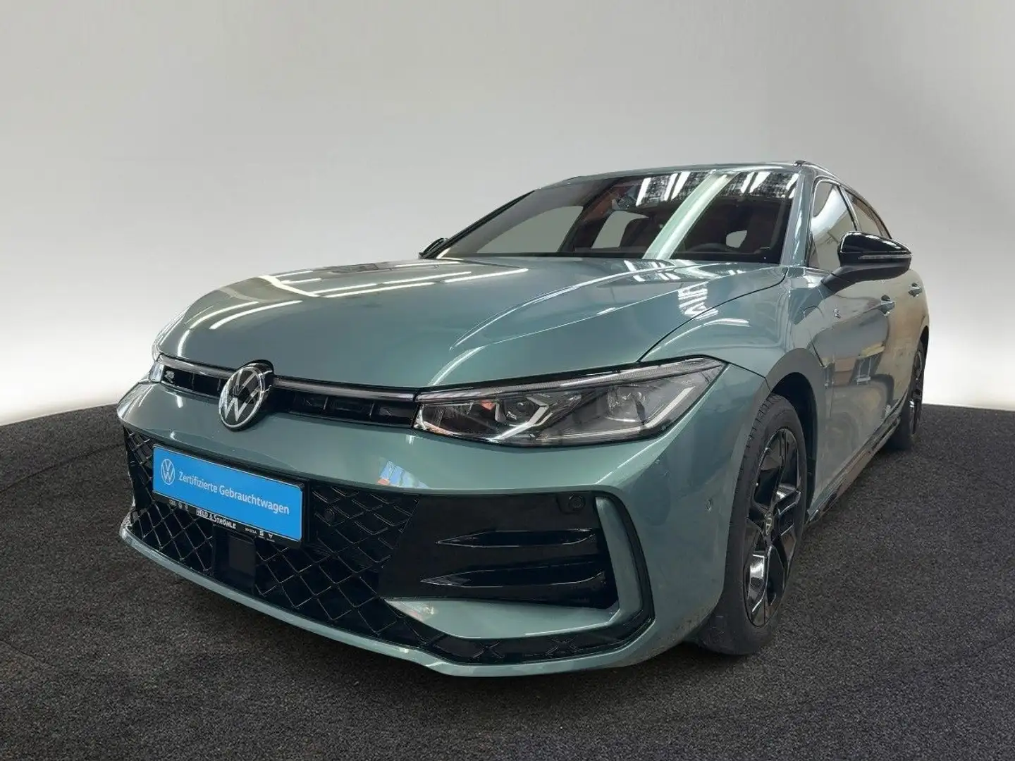 Volkswagen Passat Variant R-LINE BLACK 1.5 eHybrid PANO AHK Grün - 2