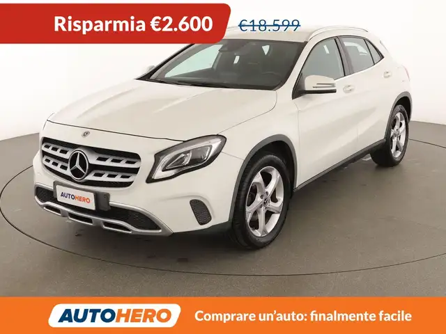 Mercedes-Benz GLA 200