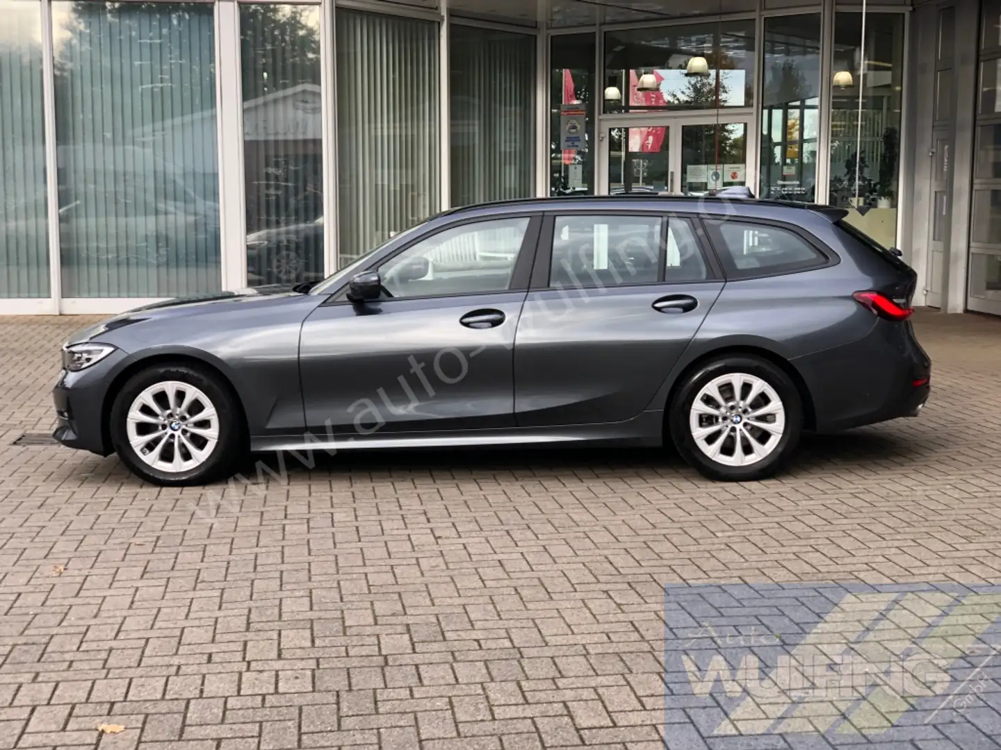 BMW 320 d Touring xDrive Advantage LED Navi Standhzg. Grey - 2