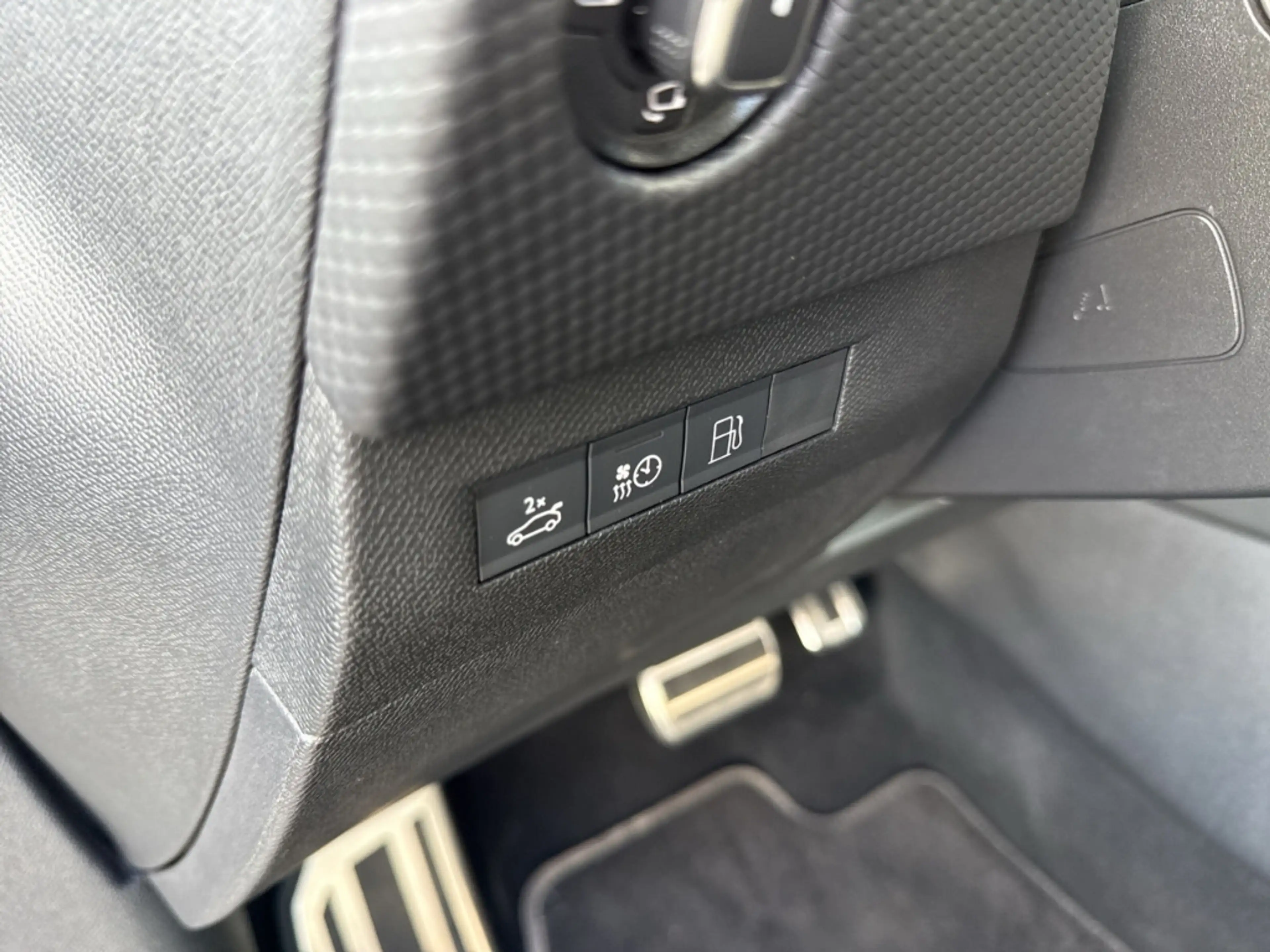 DS Automobiles DS 4 E-Tense Rivoli PHEV HUD Digitales Cockpit LED El. — photo 15