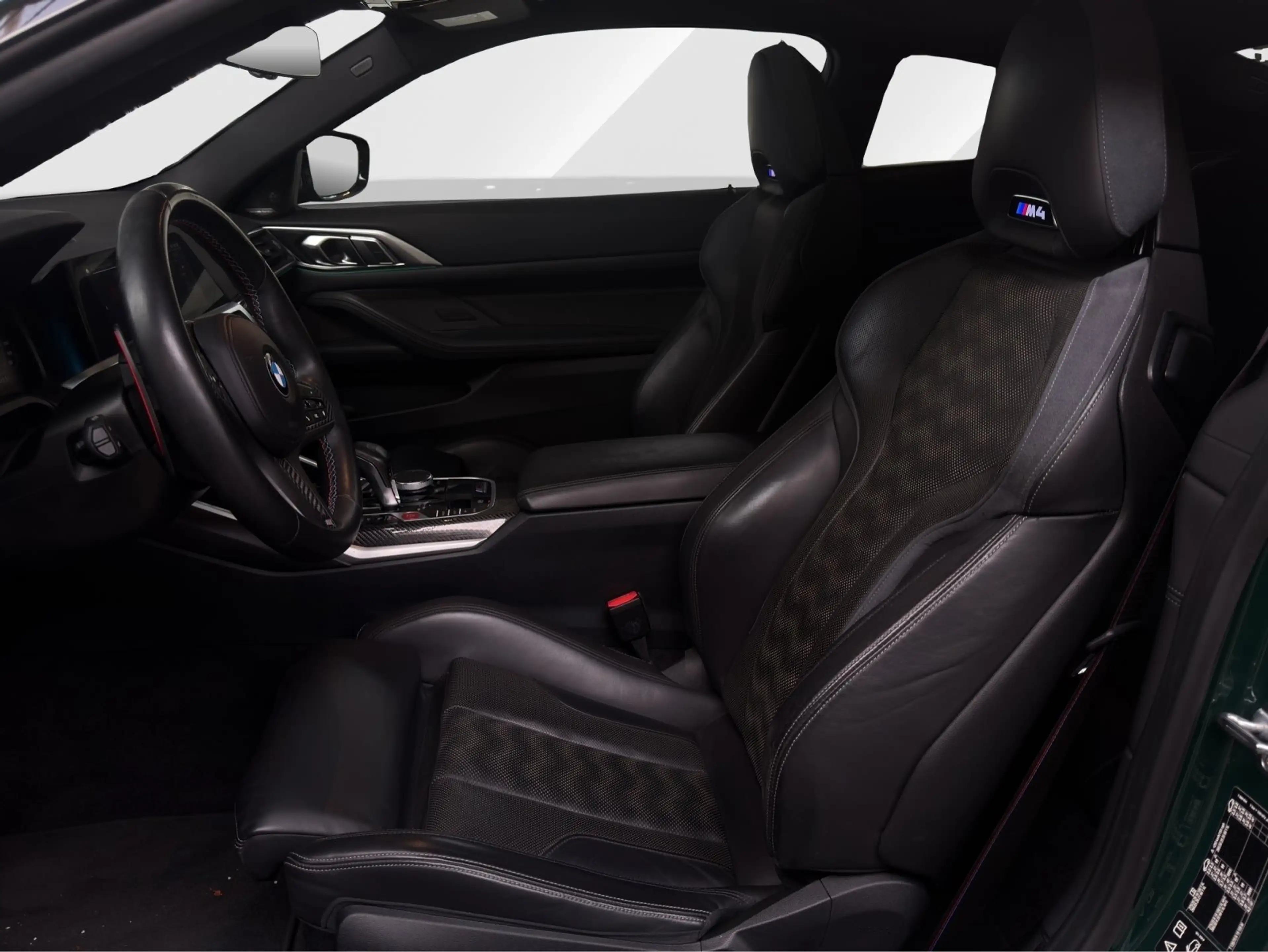BMW M4 Competition M xDrive Coupé — photo 11