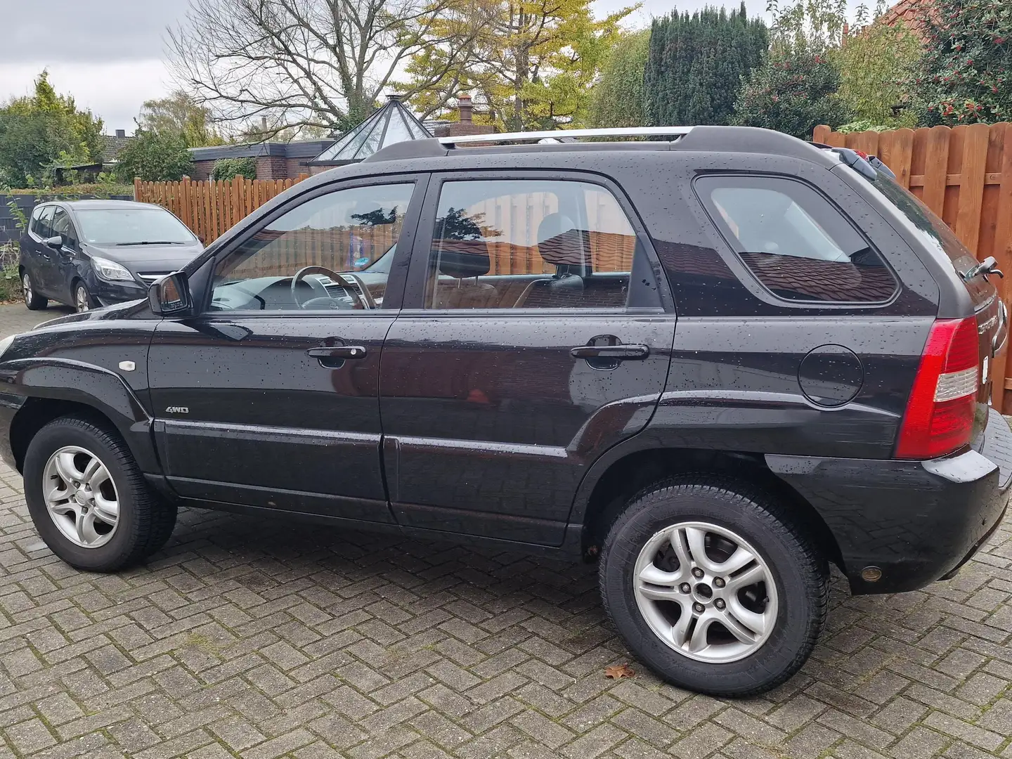 Kia Sportage EX 4WD LPG (117Tkm) 1Hand Tüv bis 10/27 Schwarz - 2