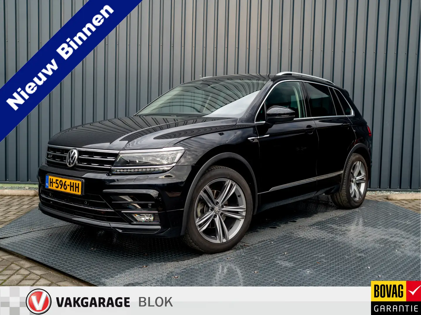 Volkswagen Tiguan 1.5 TSI ACT Highline Business R | LED | Trekhaak w Zwart - 1