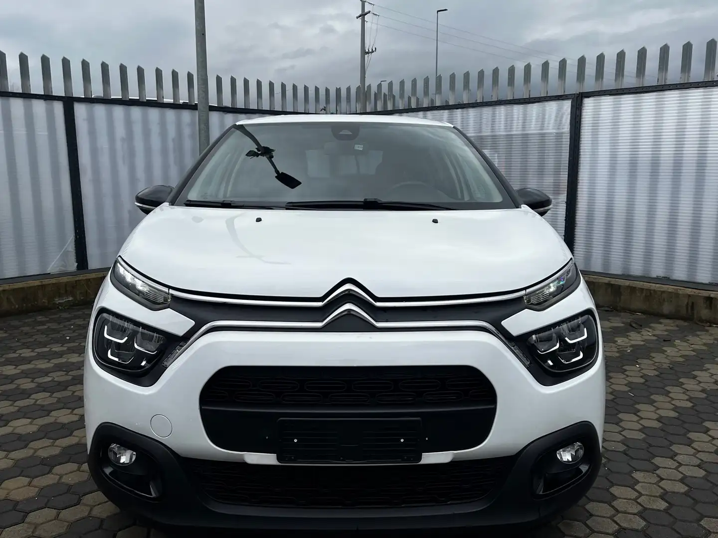 Citroen C3 C3 1.2 puretech C-Series s Bianco - 2