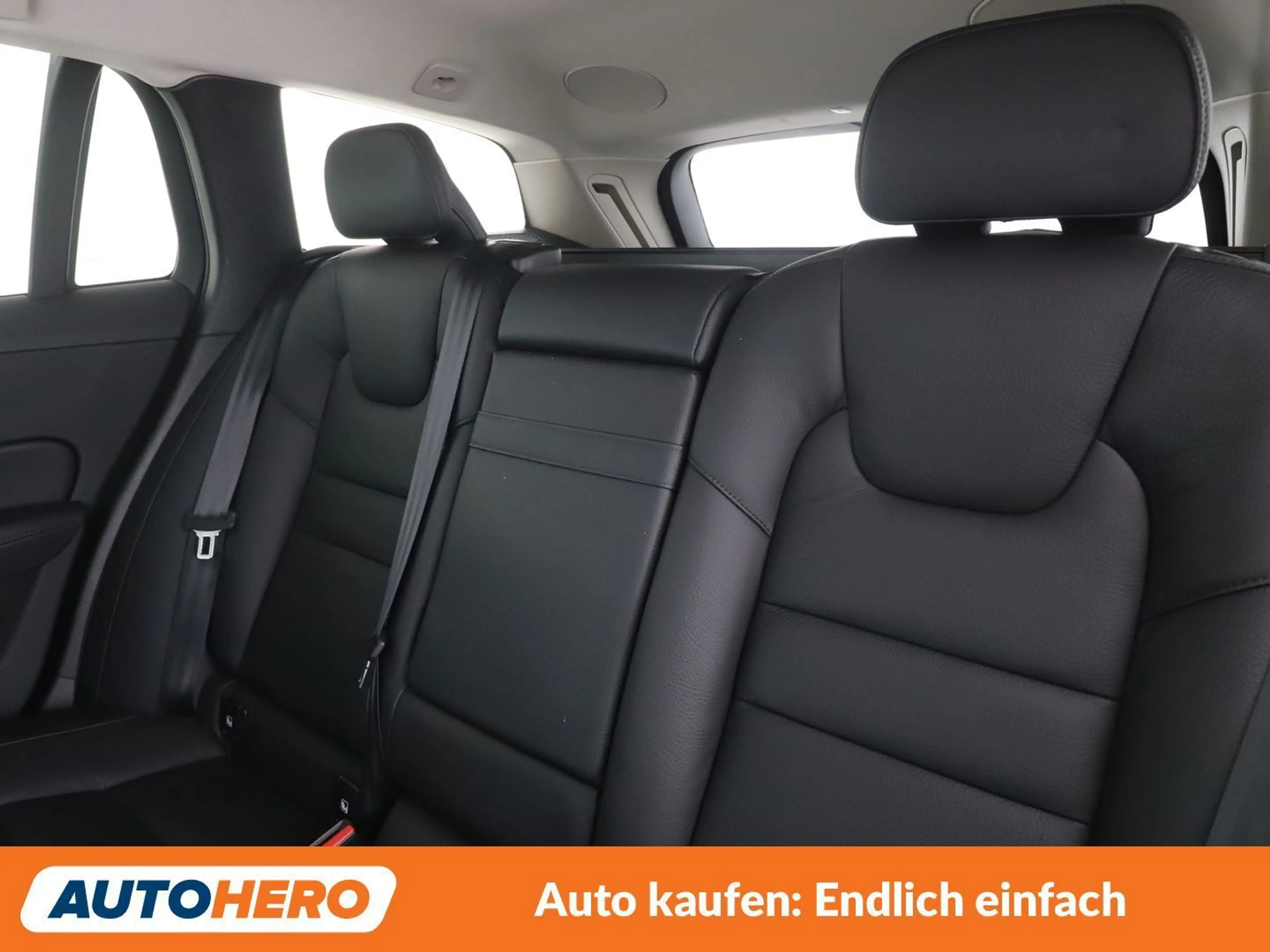 Volvo V60 Cross Country 2.0 B4 Mild-Hybrid Pro AWD — photo 14