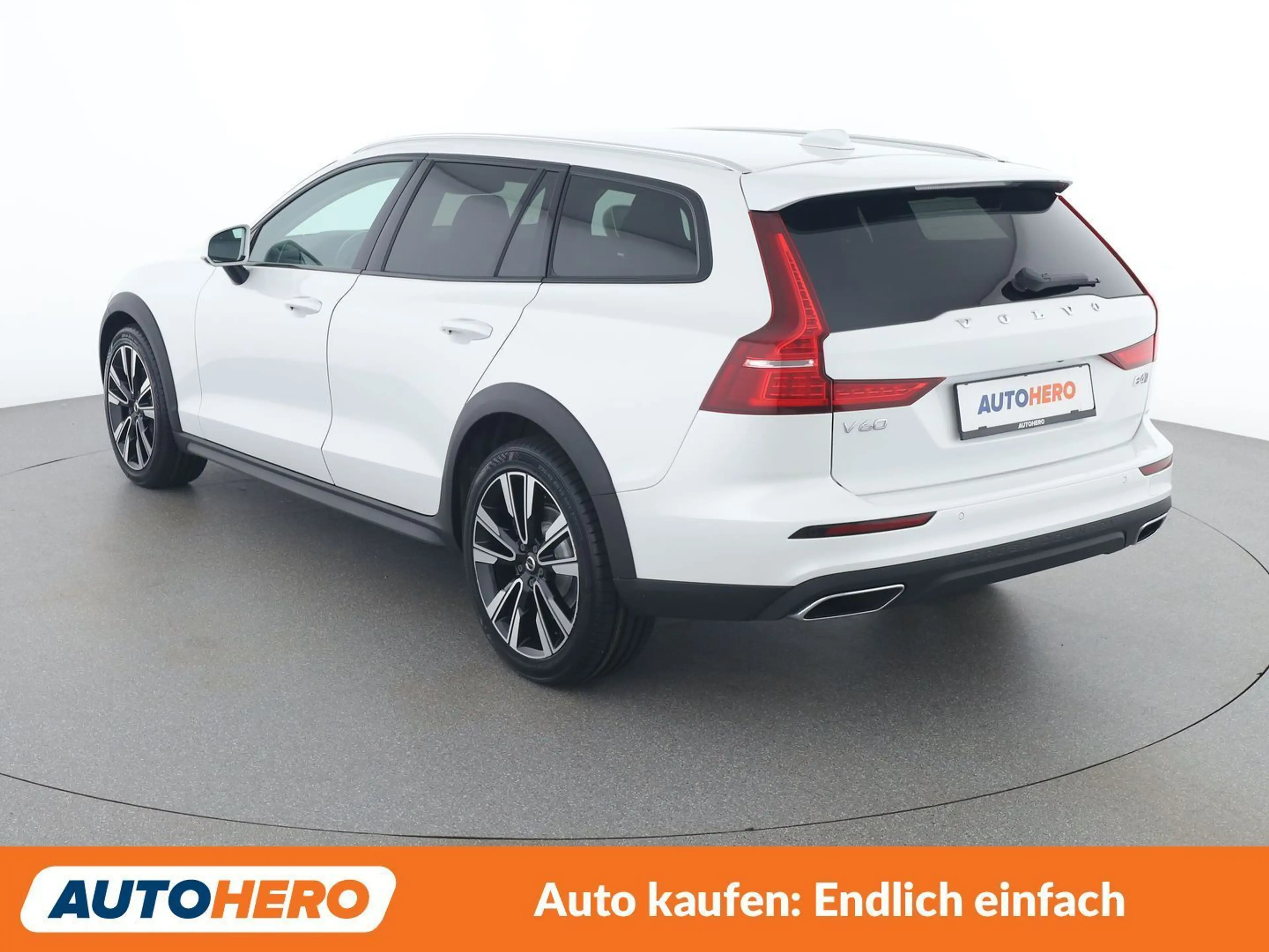 Volvo V60 Cross Country 2.0 B4 Mild-Hybrid Pro AWD — photo 4