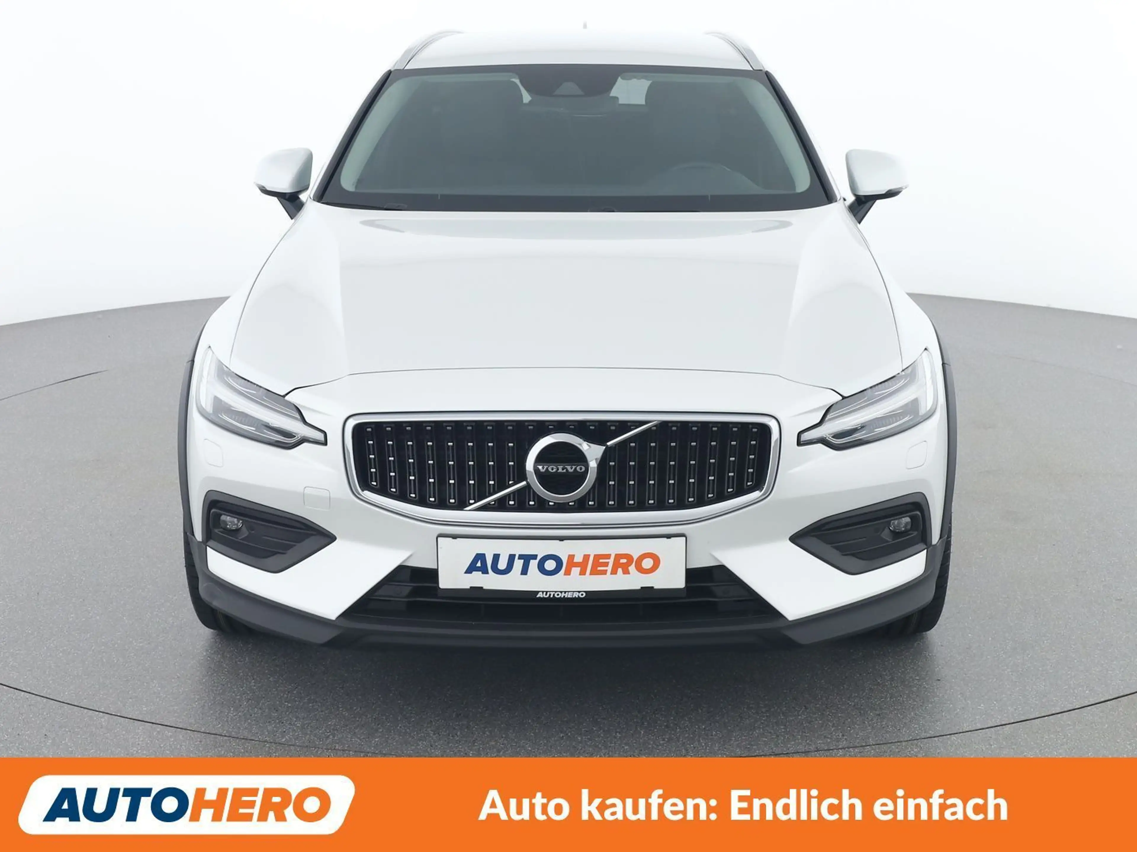 Volvo V60 Cross Country 2.0 B4 Mild-Hybrid Pro AWD — photo 9