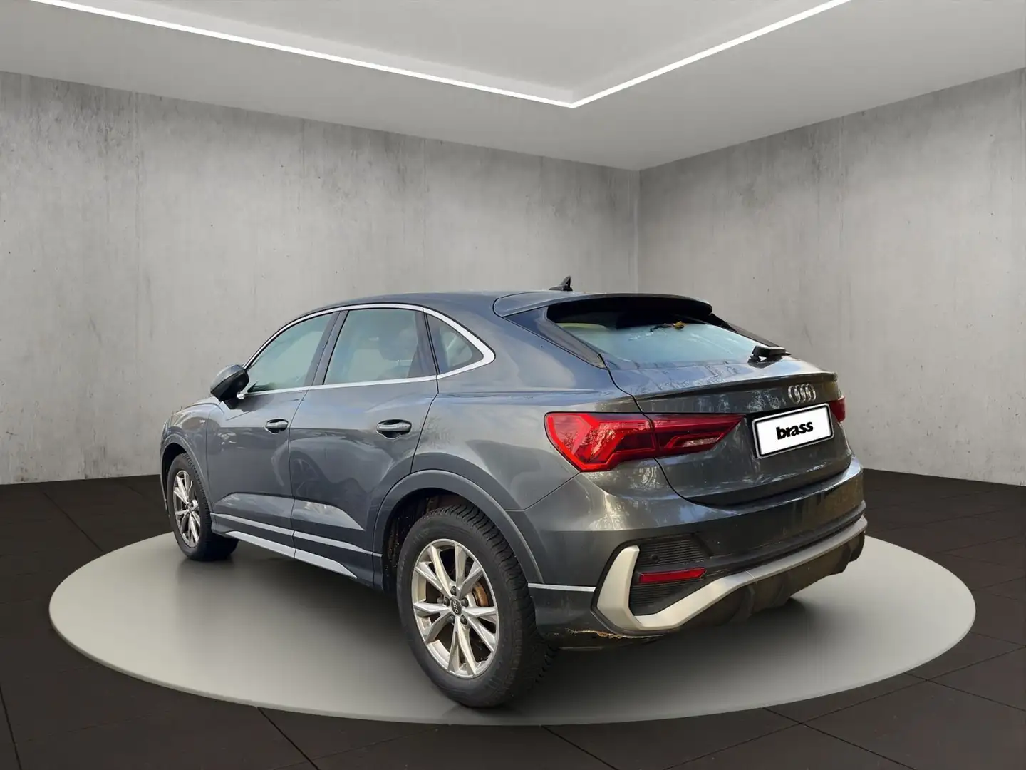 Audi Q3 S line 35 1.5 TFSI 110 (150) kW (PS Gris - 2