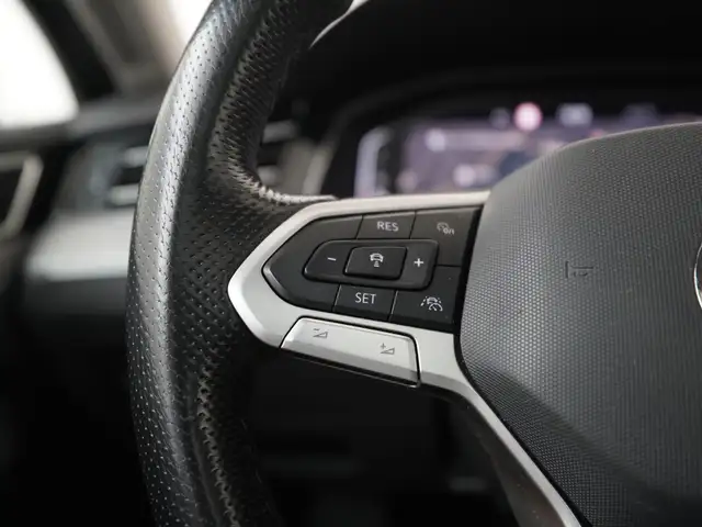 Volkswagen Passat view 7