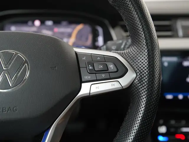 Volkswagen Passat view 9