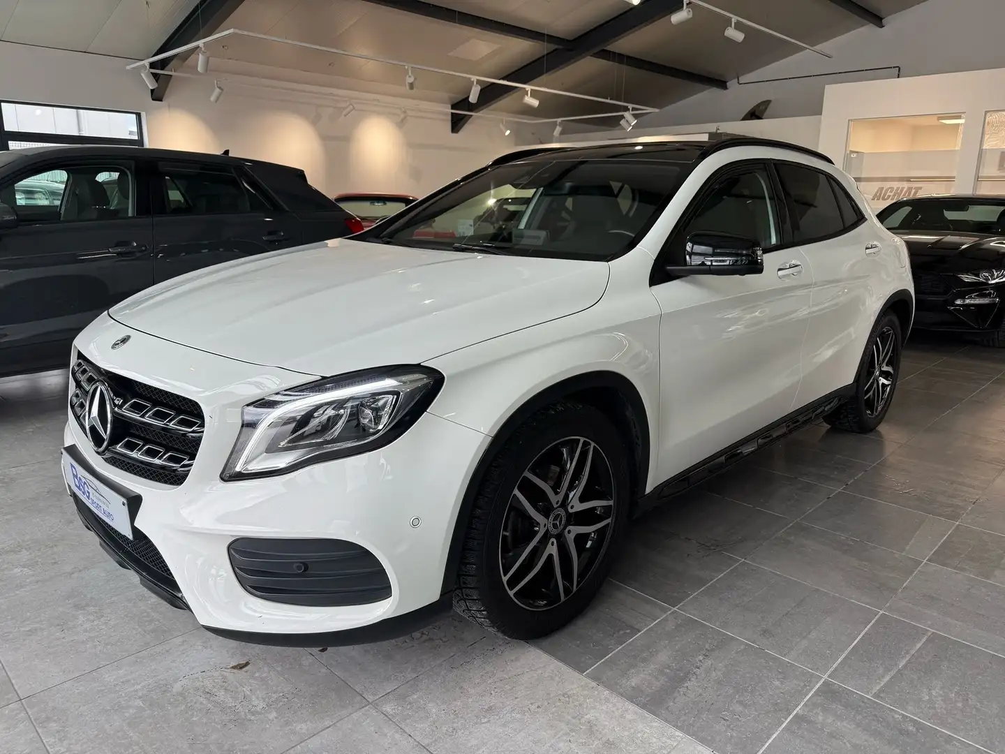 Mercedes-Benz GLA 180 gla 180 //// pack AMG fulll options ///// 18990€ - 1