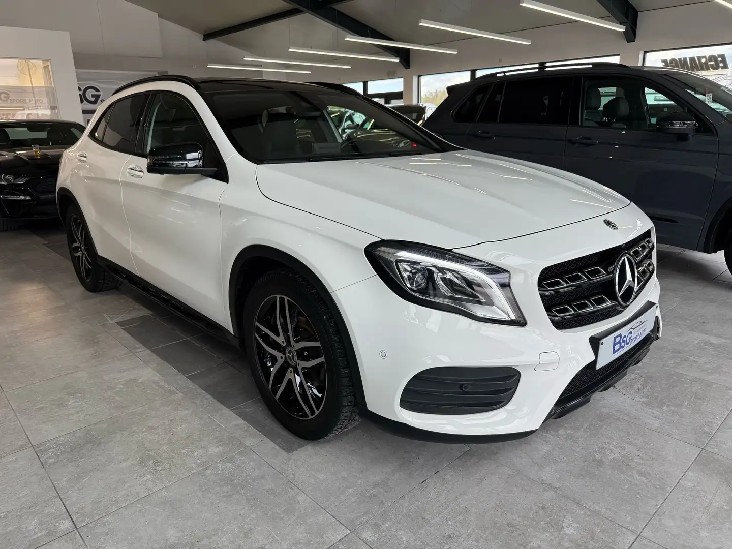 Mercedes-Benz GLA 180 gla 180 //// pack AMG fulll options ///// 18990€ - 2